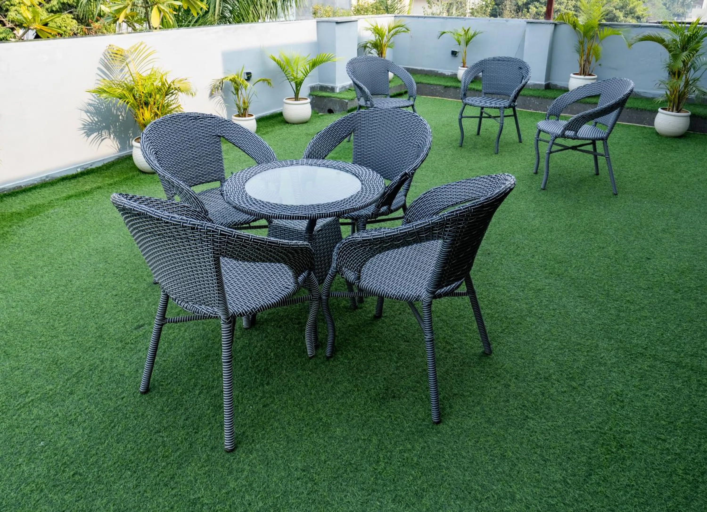 Seating area in Housr Phase 1 Arjun Marg & Golf Course Road