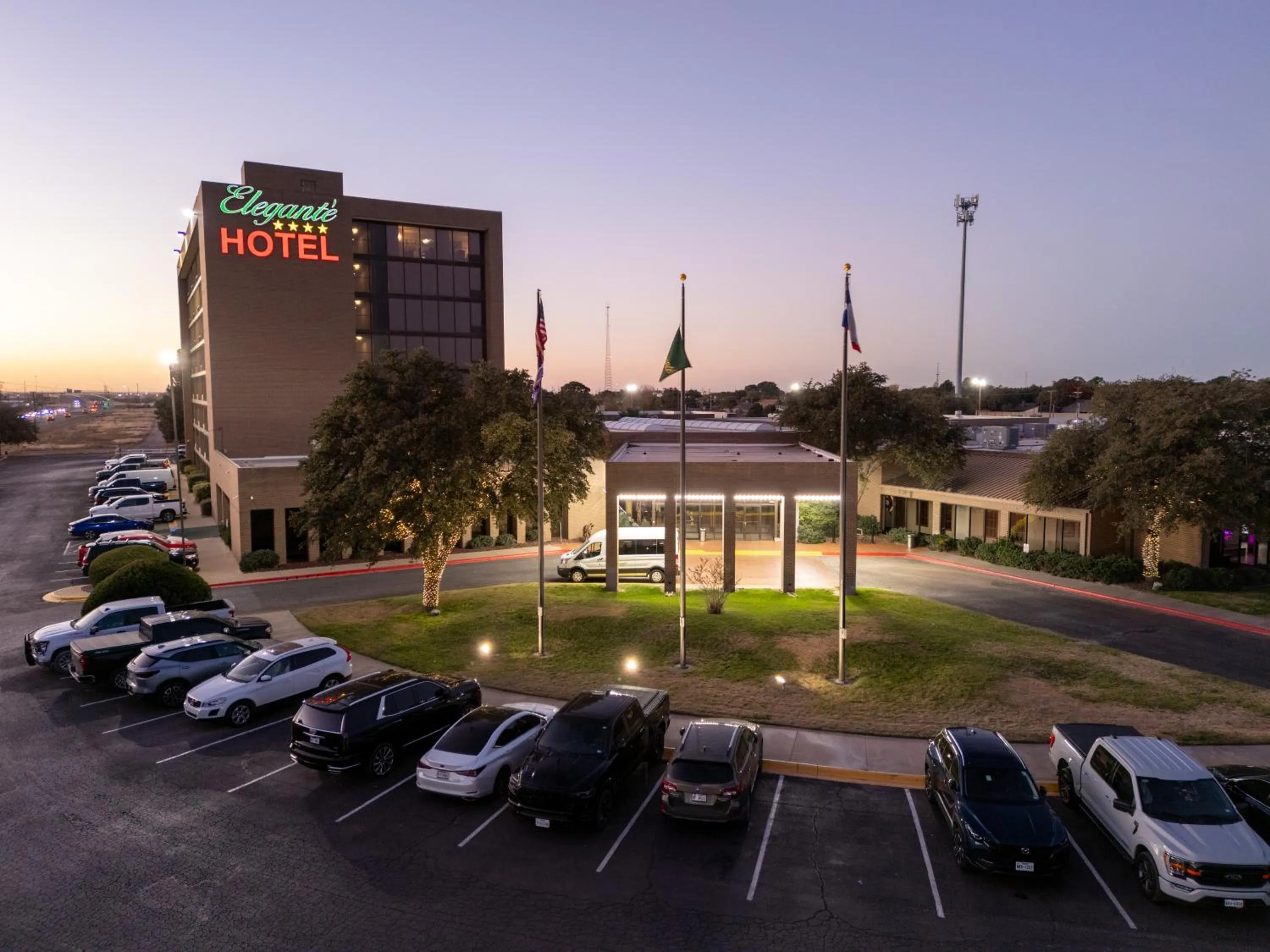 Property building in MCM Elegante Hotel