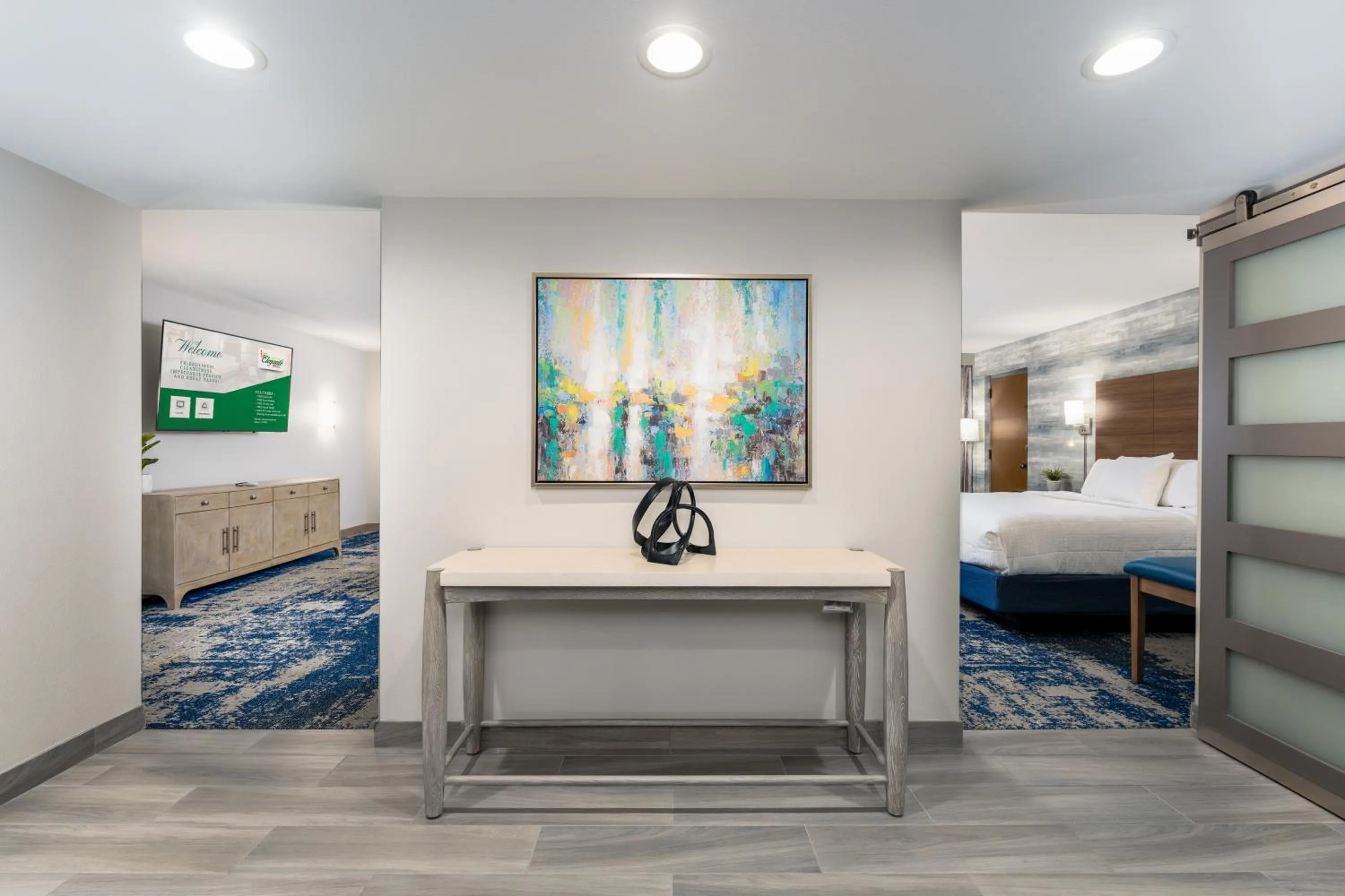 Bed in MCM Elegante Hotel