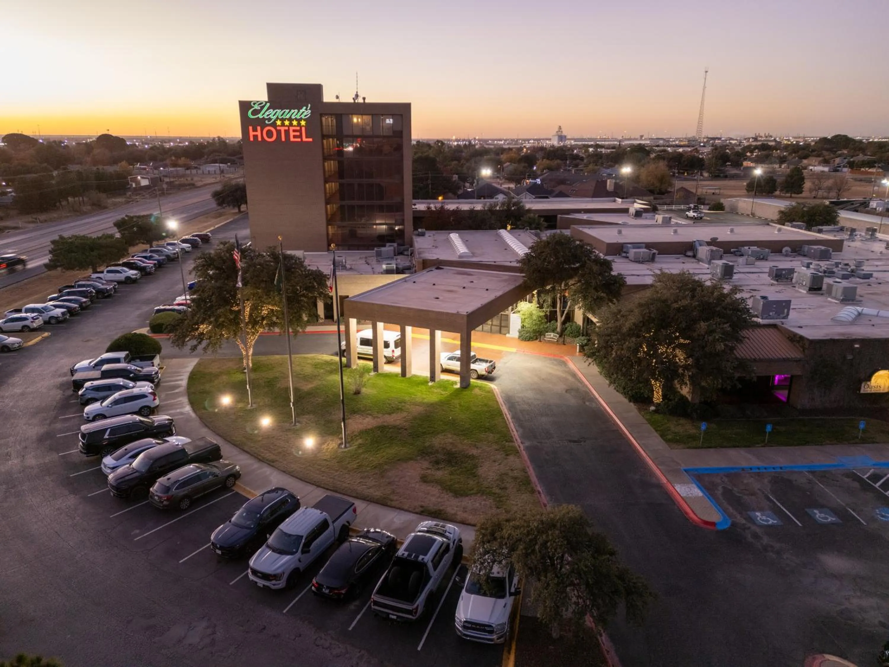 Property building in MCM Elegante Hotel