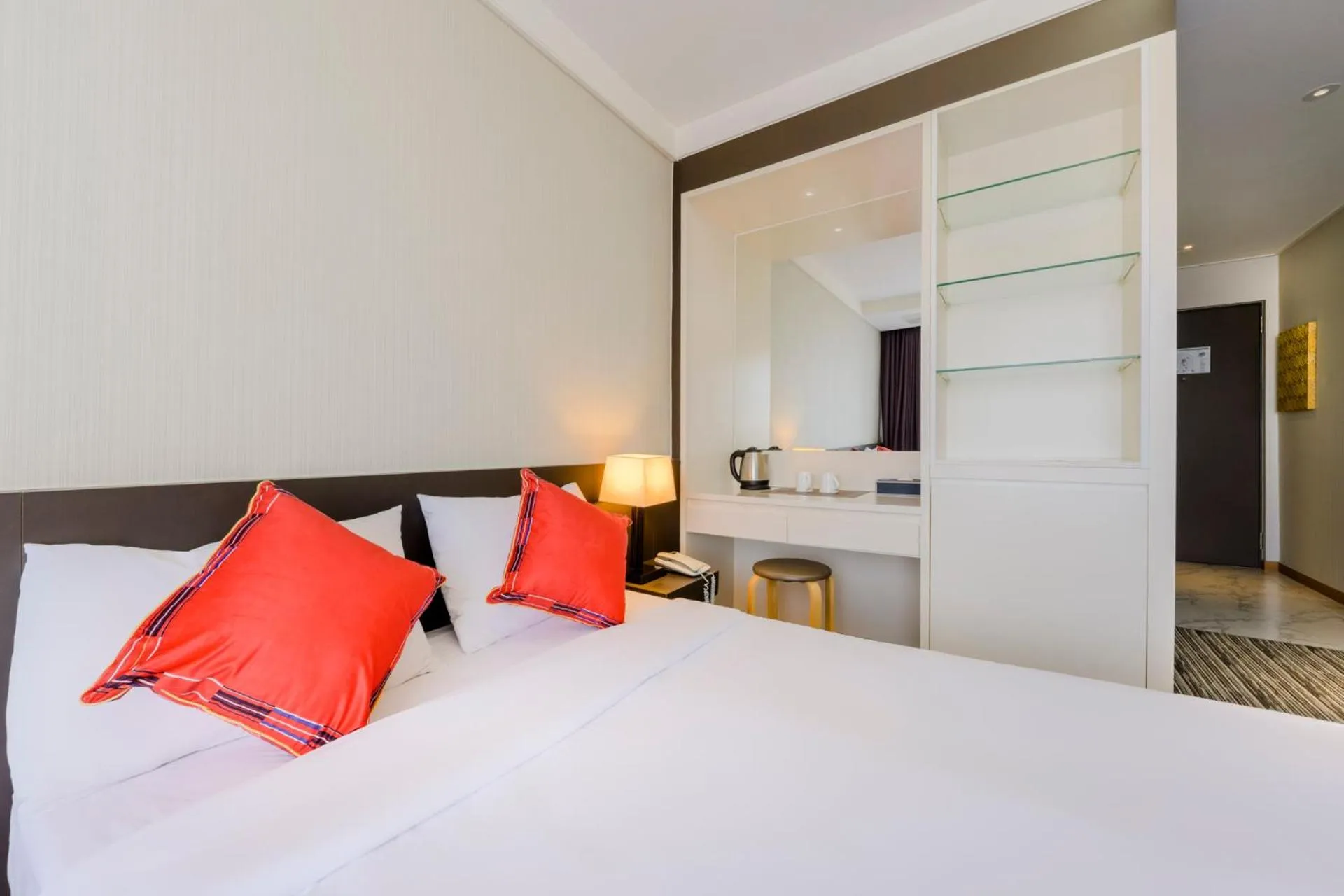 Bed in Shin Shin Hotel Jeju Worldcup