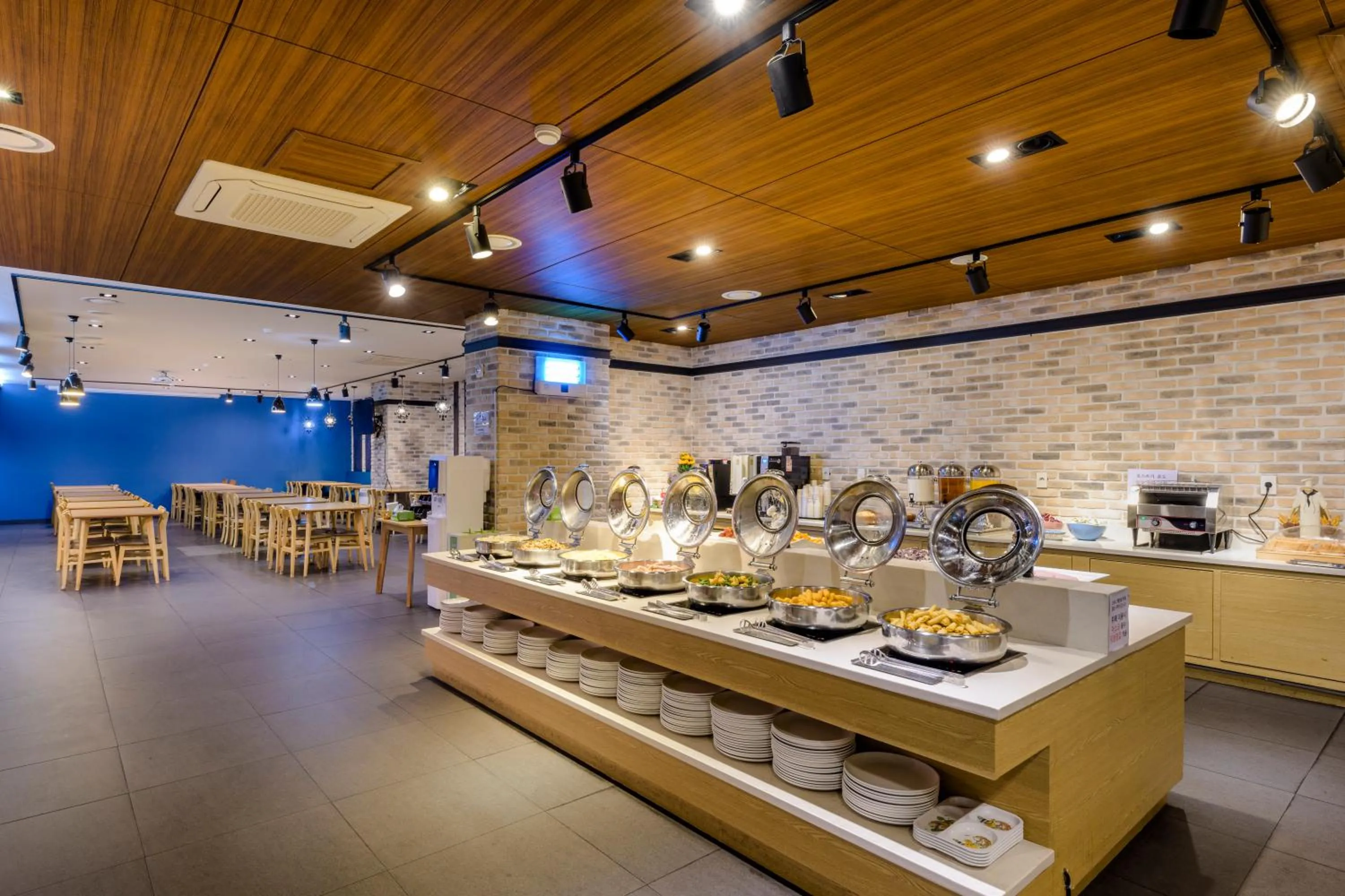 Restaurant/places to eat in Shin Shin Hotel Jeju Worldcup