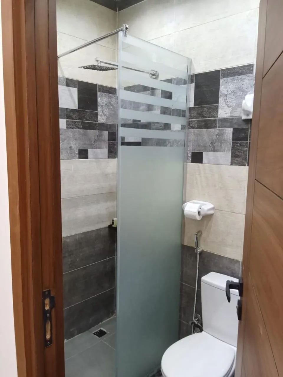 Shower in New Panorama Inn