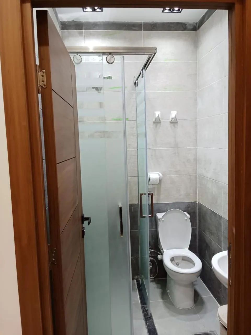 Shower in New Panorama Inn