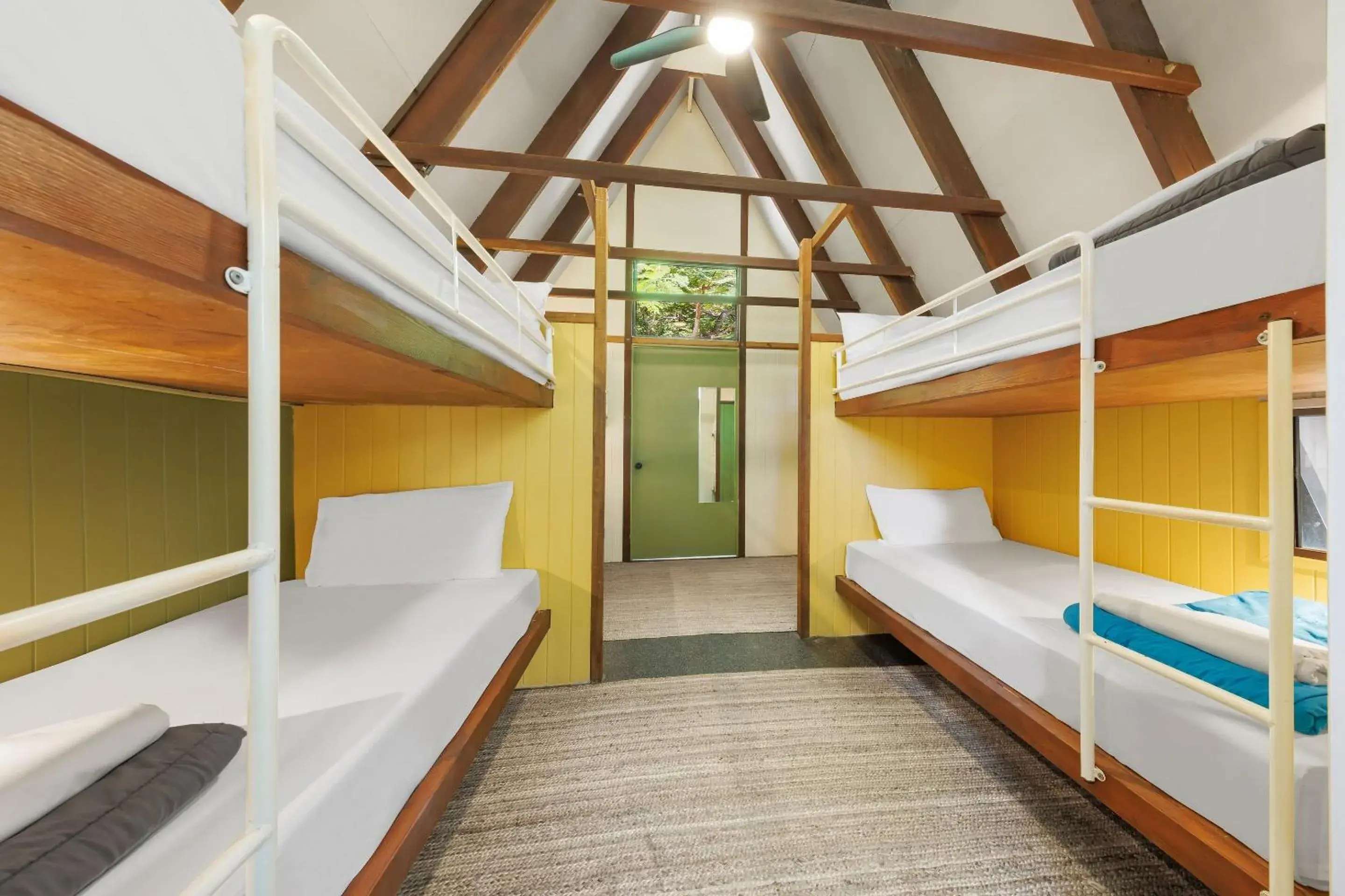 6 Bed Mixed Community Dorm in Bounce Magnetic Island and Koala Park - formerly Roamer 6 Bed Mixed Community Dorm in Bounce Magnetic Island and Koala Park - formerly Roamer