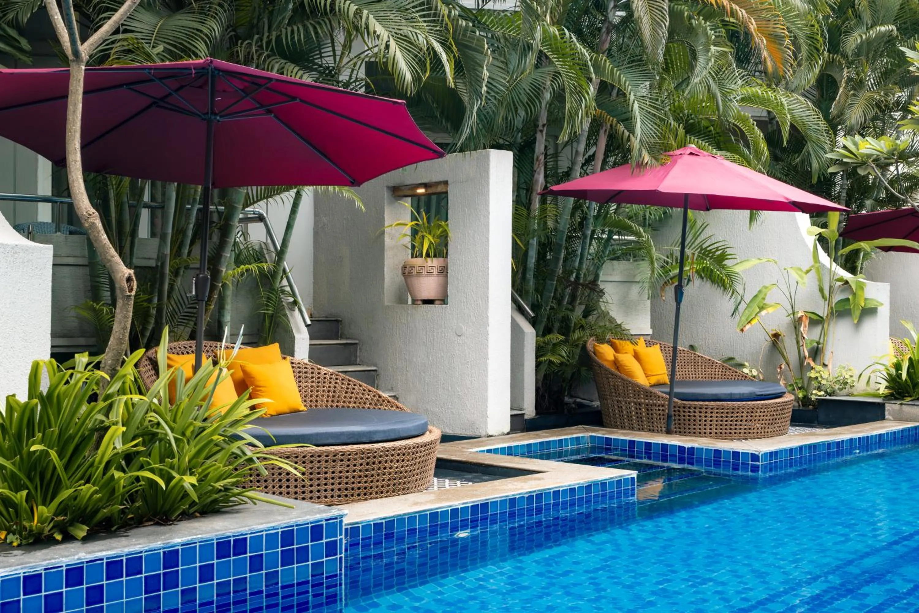 Swimming pool in Pramod Convention & Beach Resorts