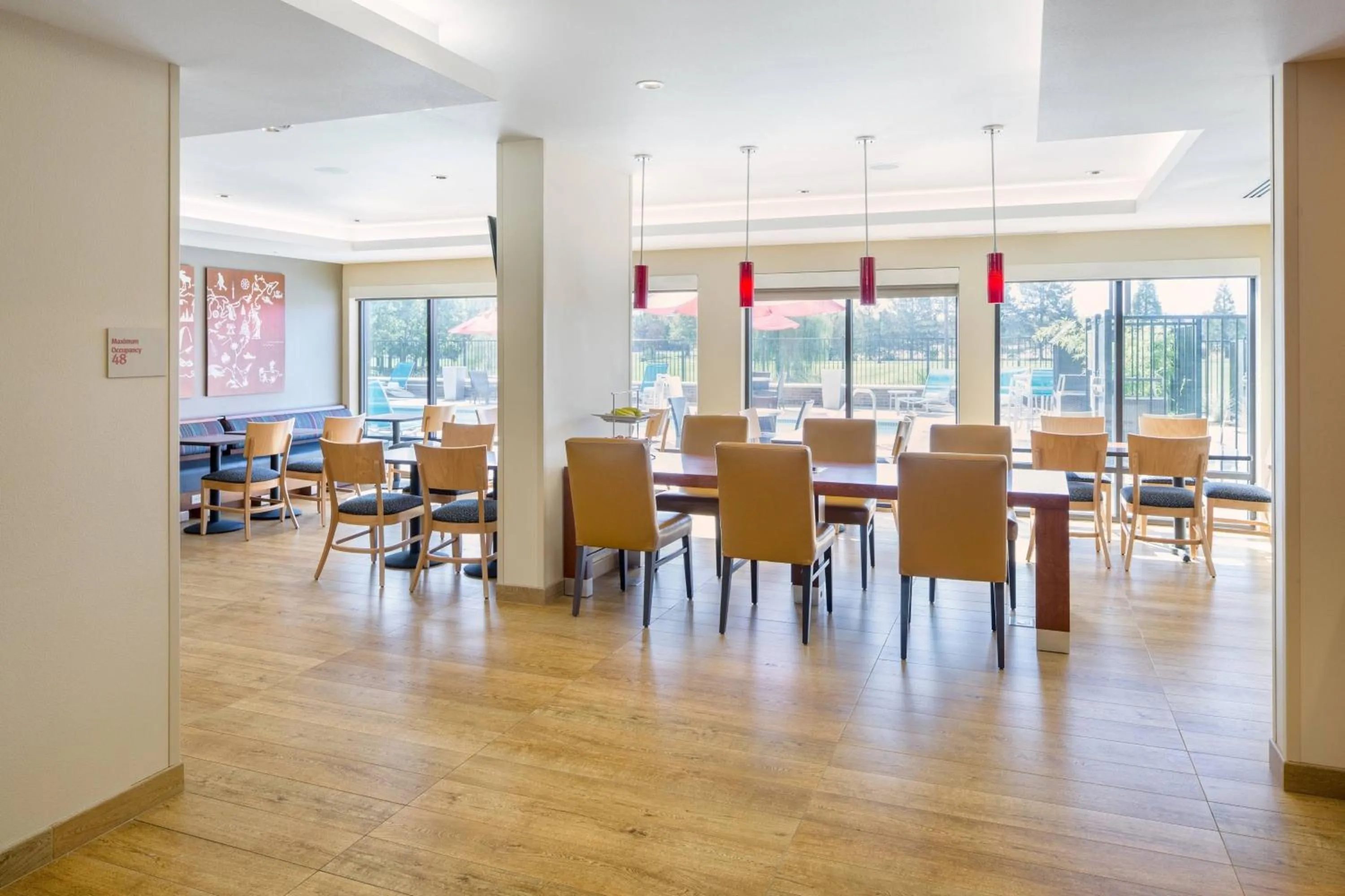 Breakfast in TownePlace by Marriott Suites Portland Vancouver