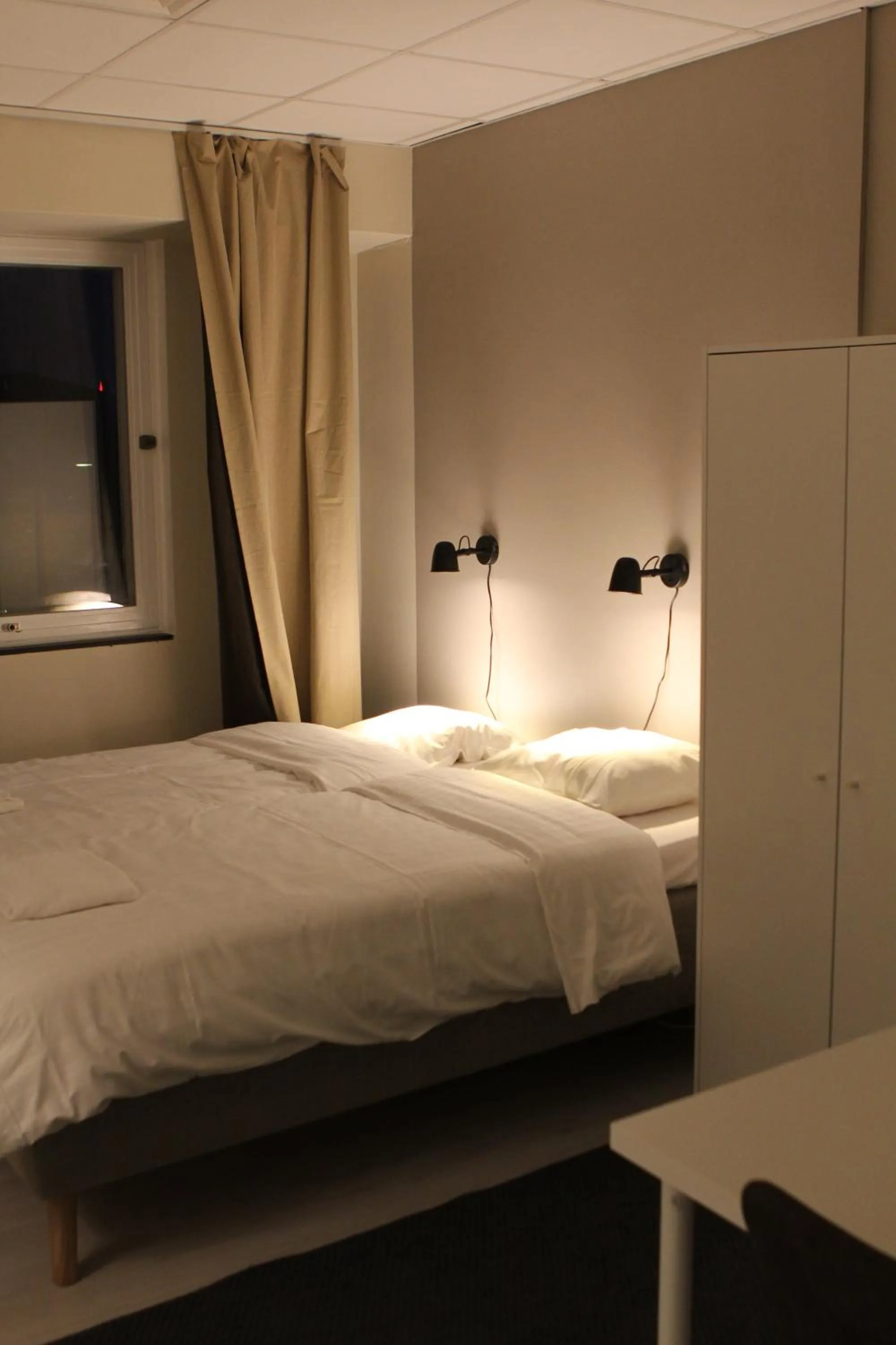 Bed in Hotell Bromma