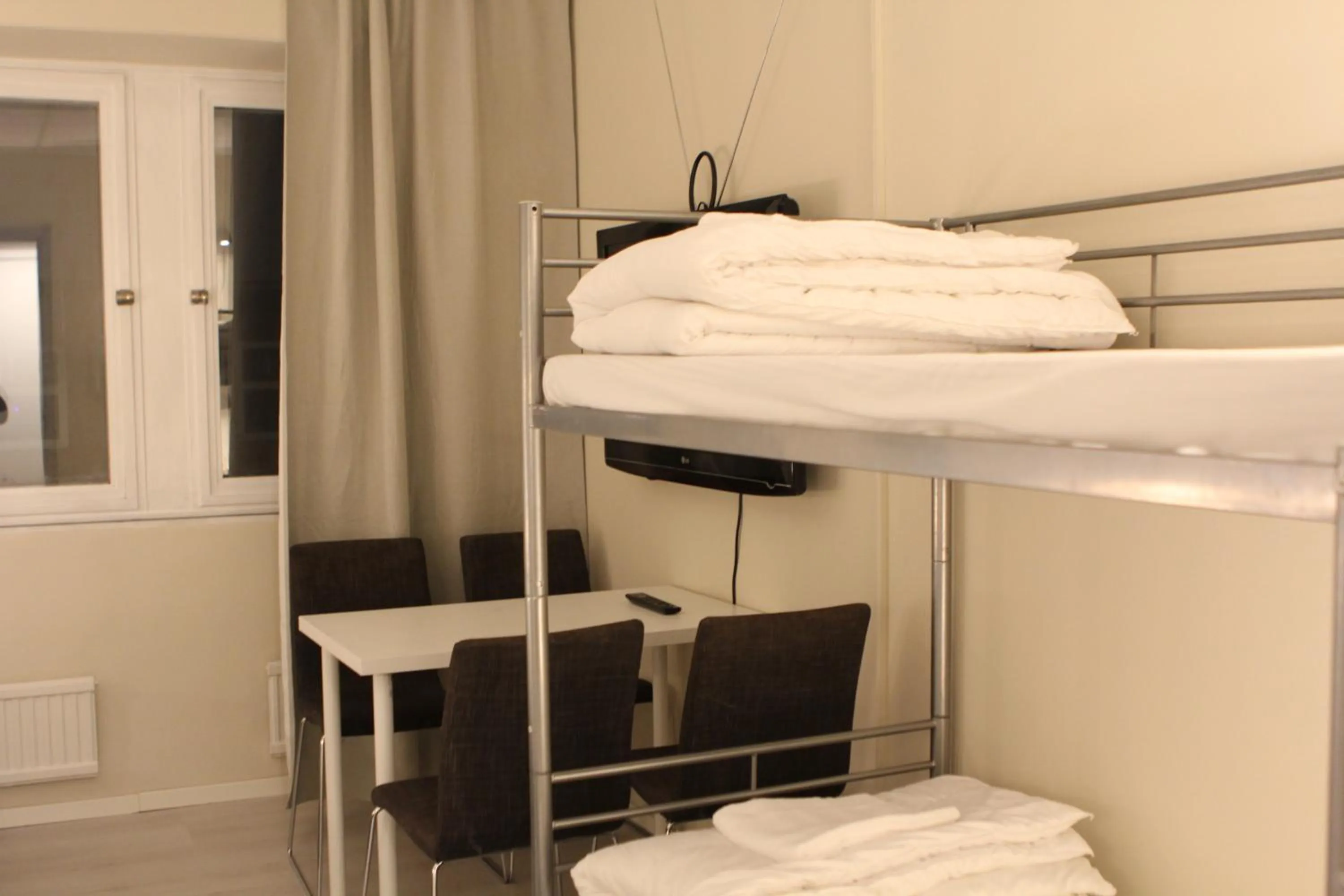bunk bed, Bed in Hotell Bromma