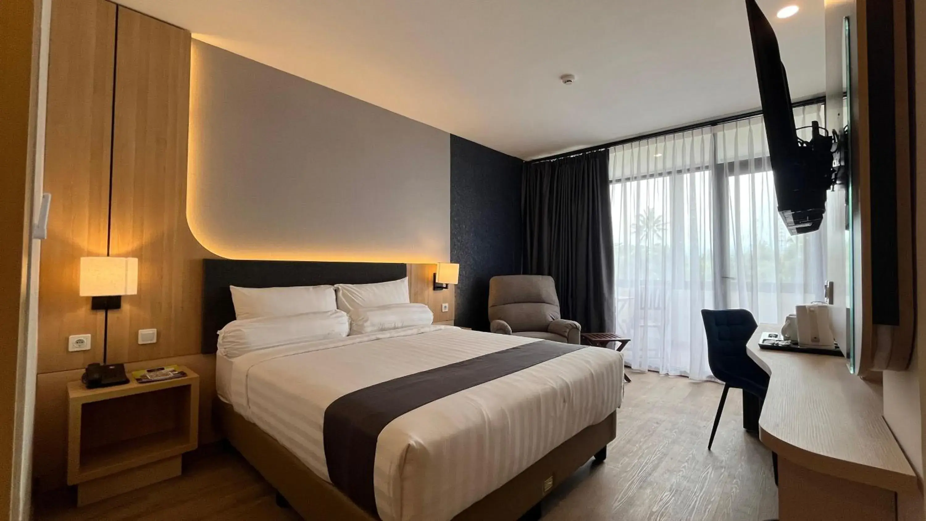 Queen Room with Balcony in Front One Boutique Adria Boyolali Queen Room with Balcony in Front One Boutique Adria Boyolali