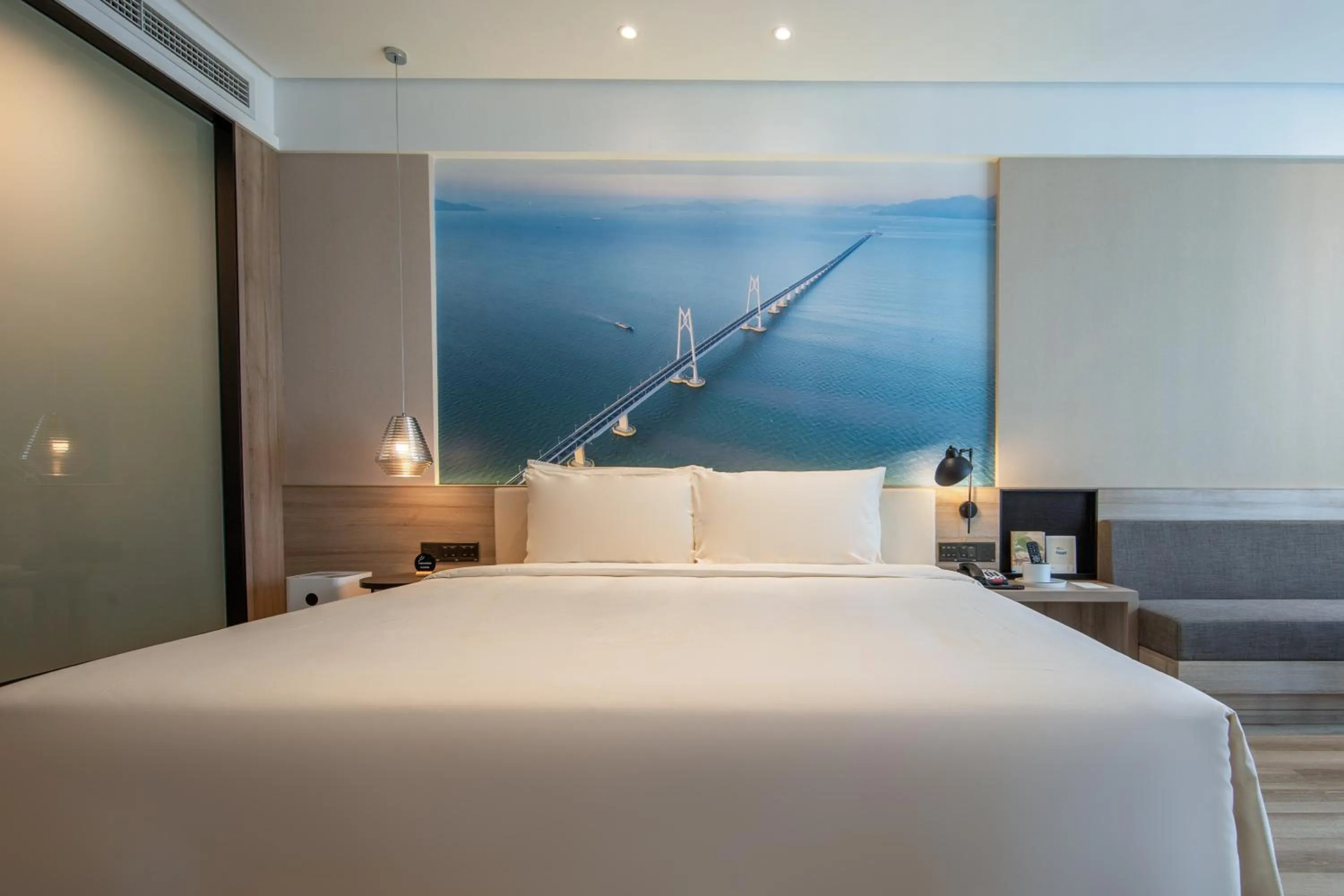 Bed in Atour Hotel Zhuhai Xiangzhou Aoyuan Plaza