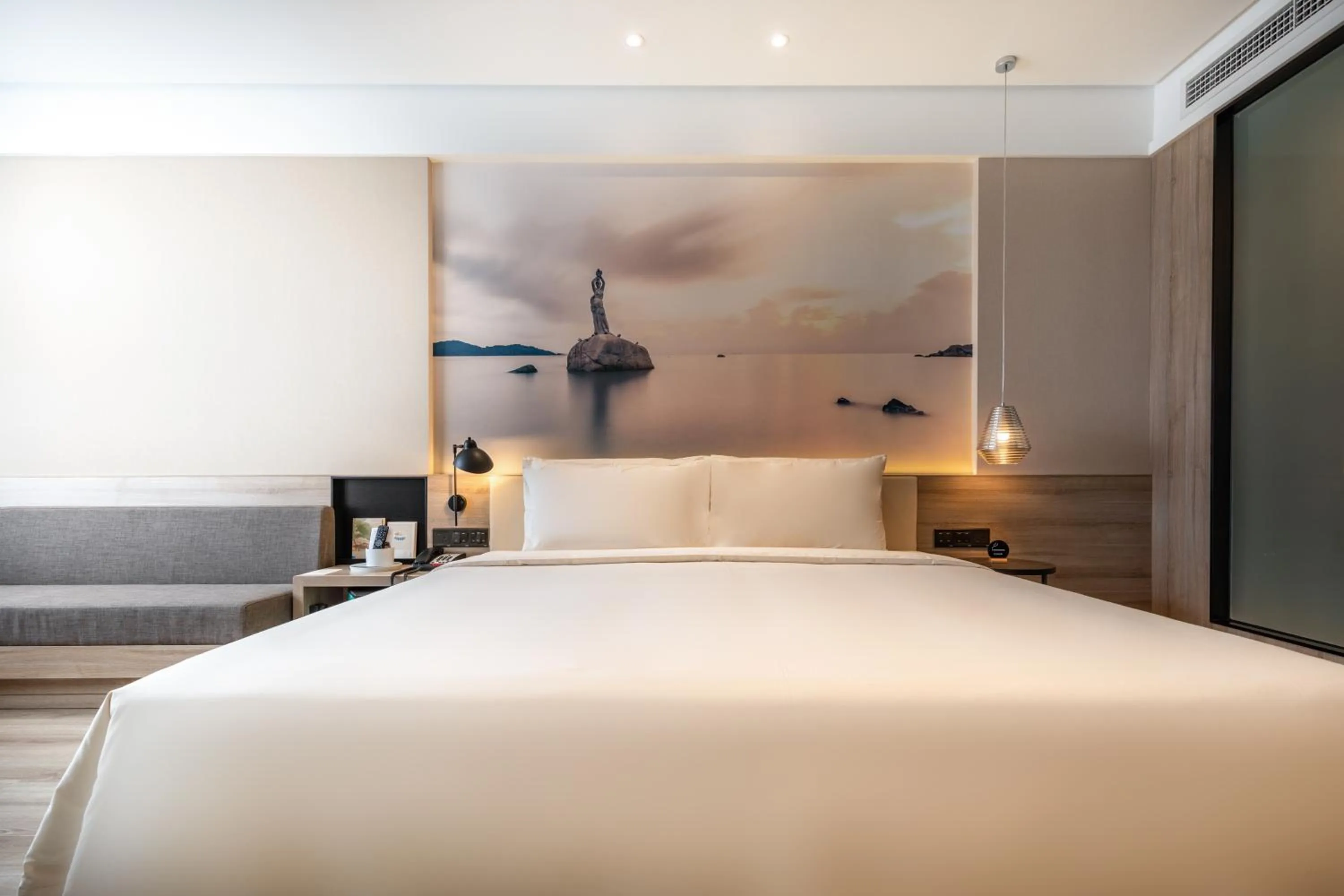 Bed in Atour Hotel Zhuhai Xiangzhou Aoyuan Plaza
