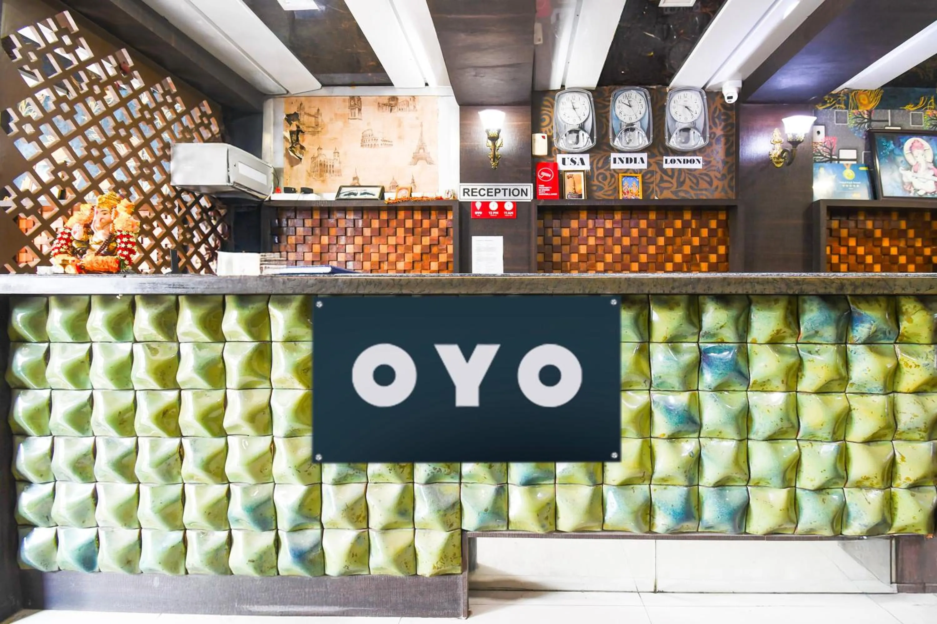 Lobby or reception in Hotel O Park Street Inn