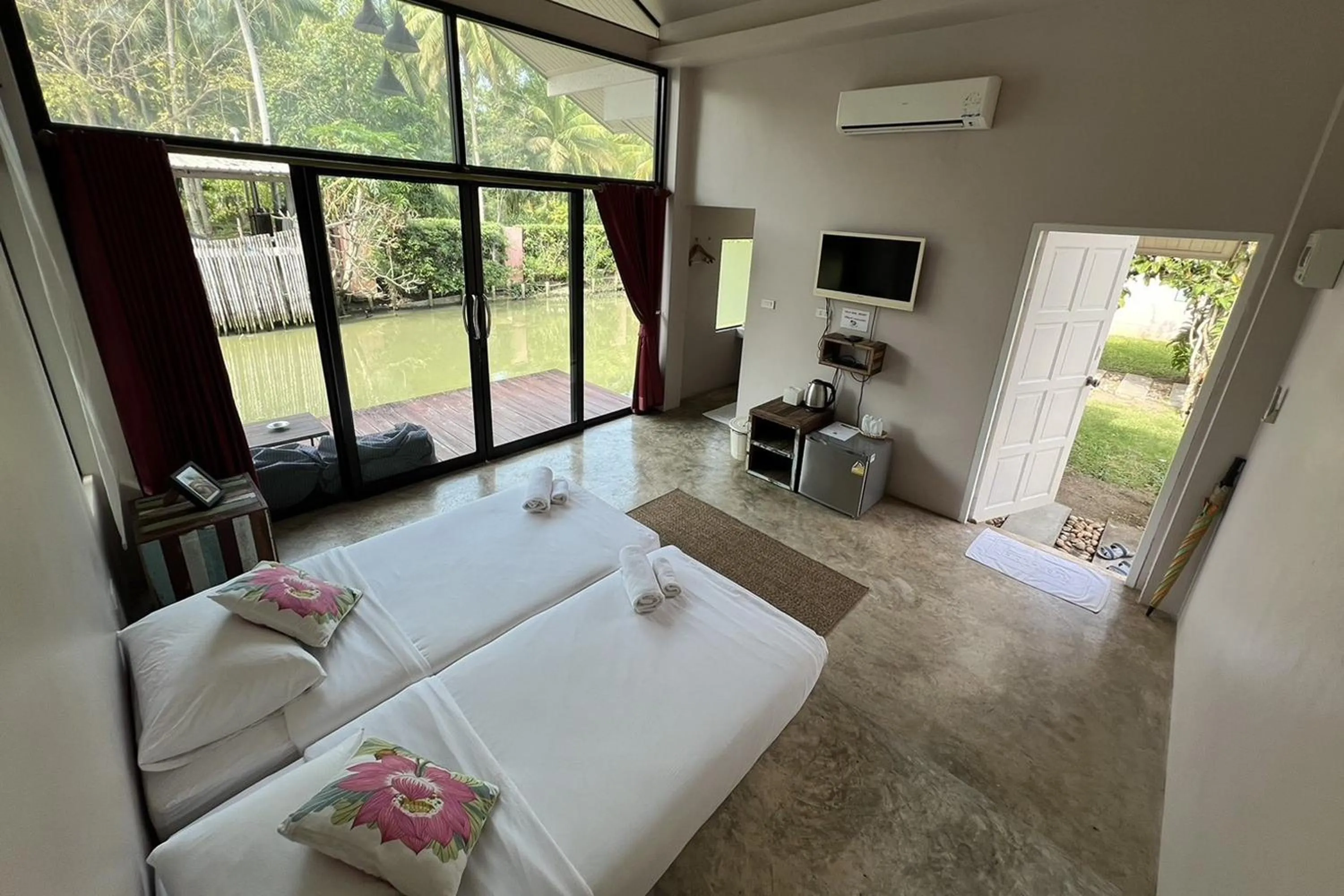 Bedroom, Bed in Kalacanal resort