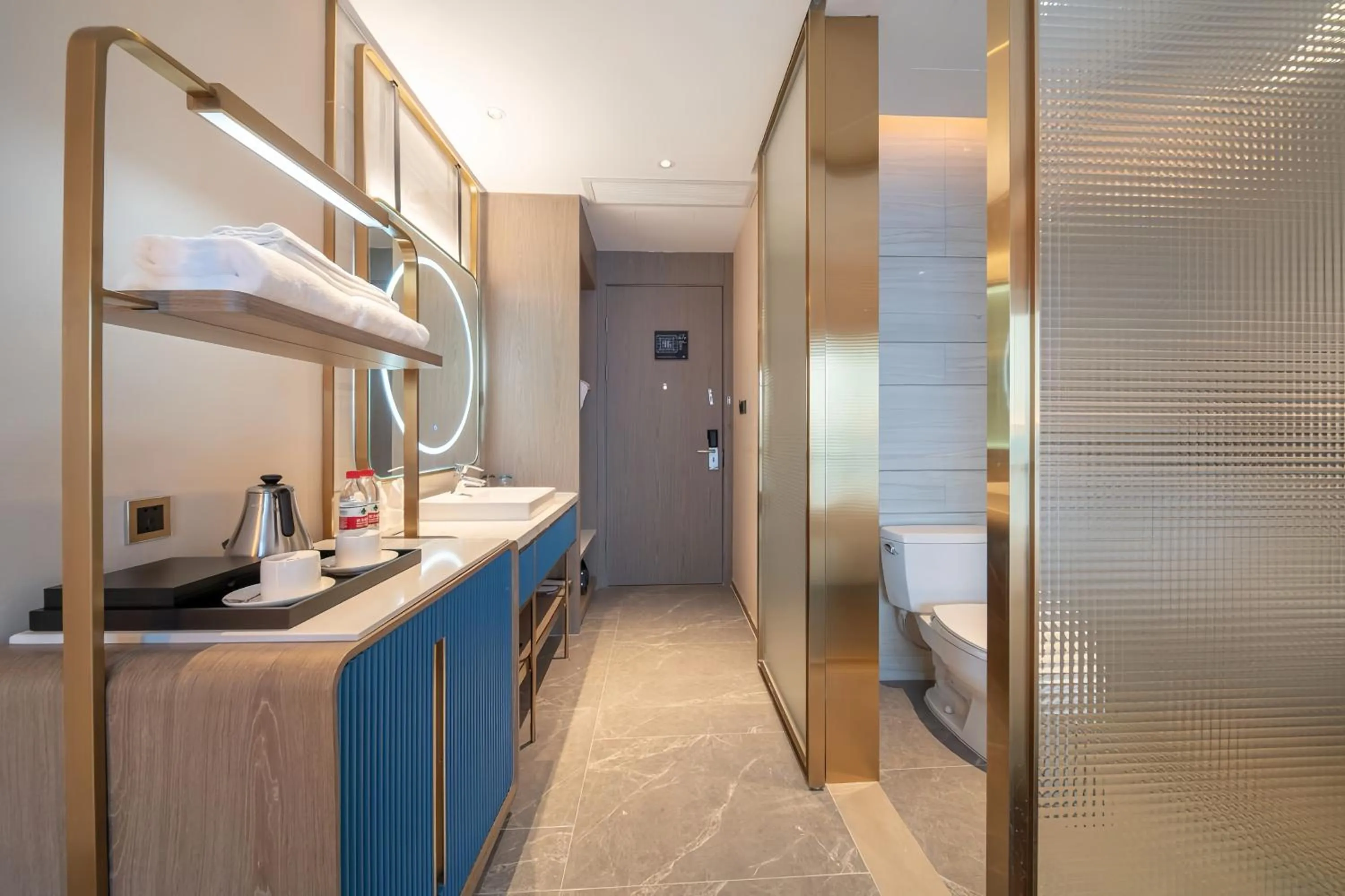 Bedroom in Echarm plus International Hotel Guangzhou Changgang Metro Station Branch - Free Shuttle Bus to Canton Fair Complex During Canton Fair Period