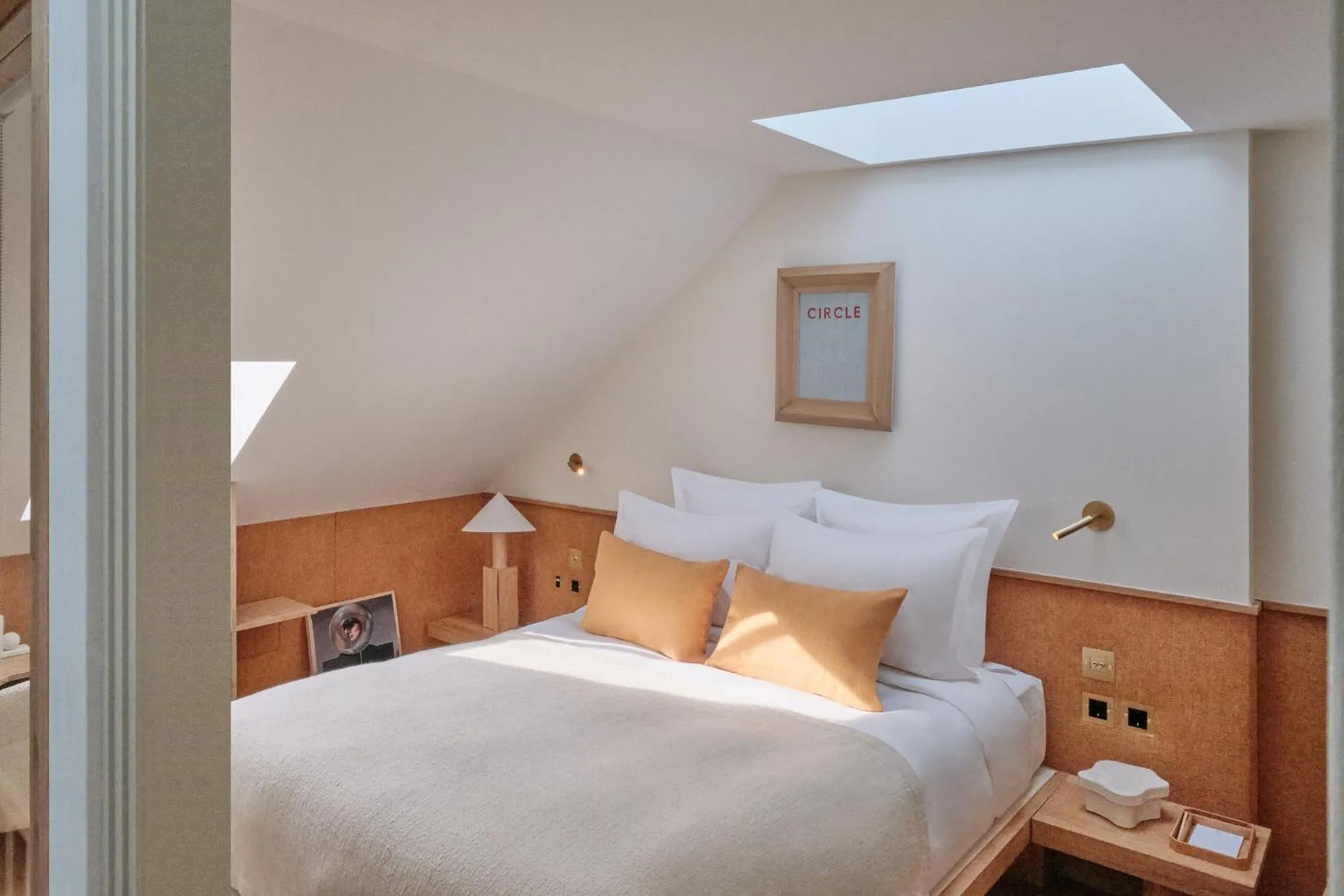 Bedroom, Bed in Elysée Montmartre Hotel