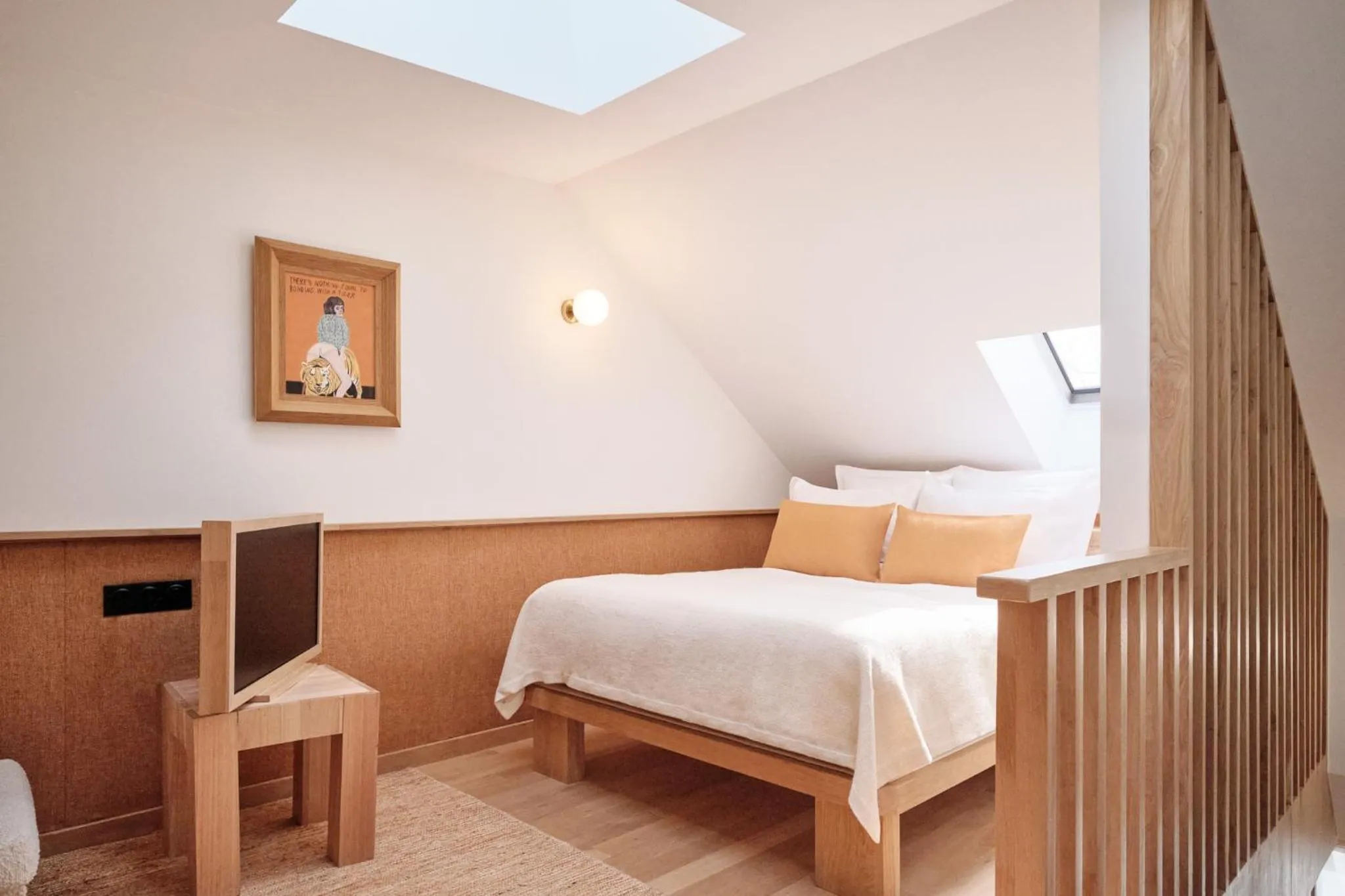 Bedroom, Bed in Elysée Montmartre Hotel