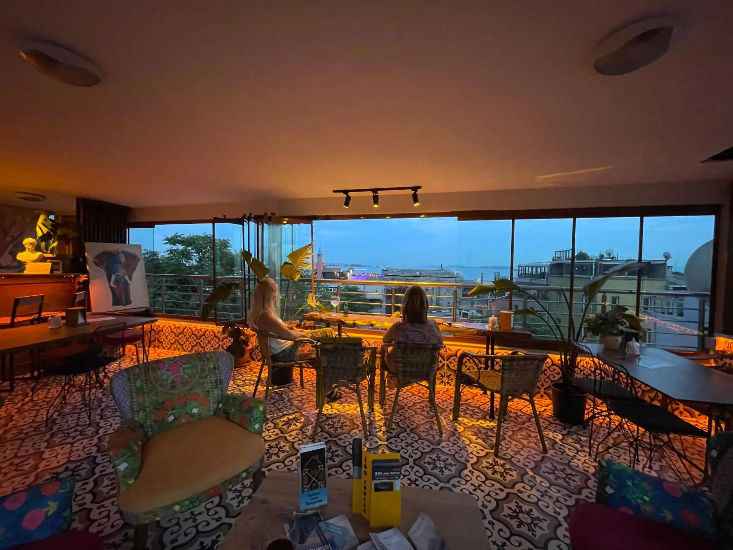 The Local Hostel & Guesthouse The Local Hostel & Guesthouse