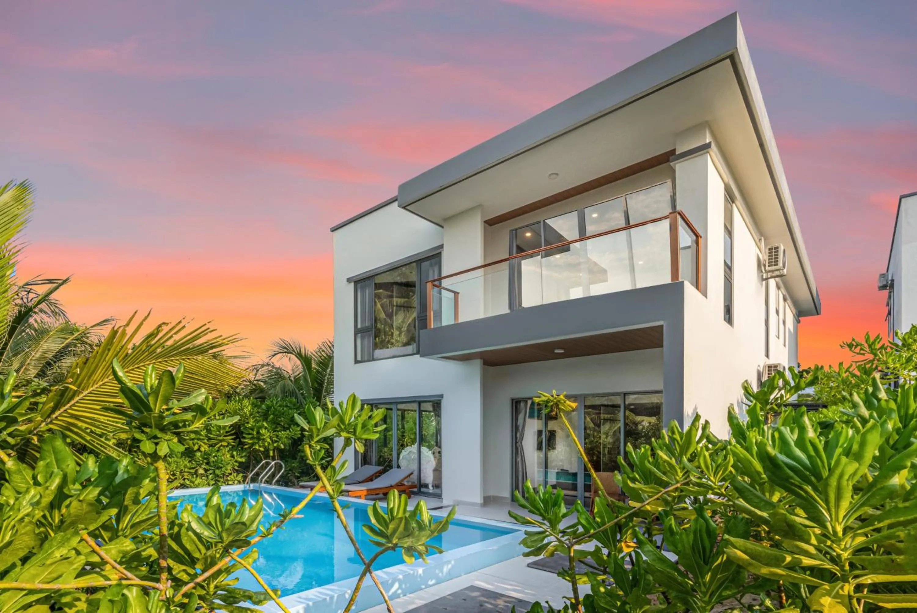 Garden view in Langco Bay Retreat