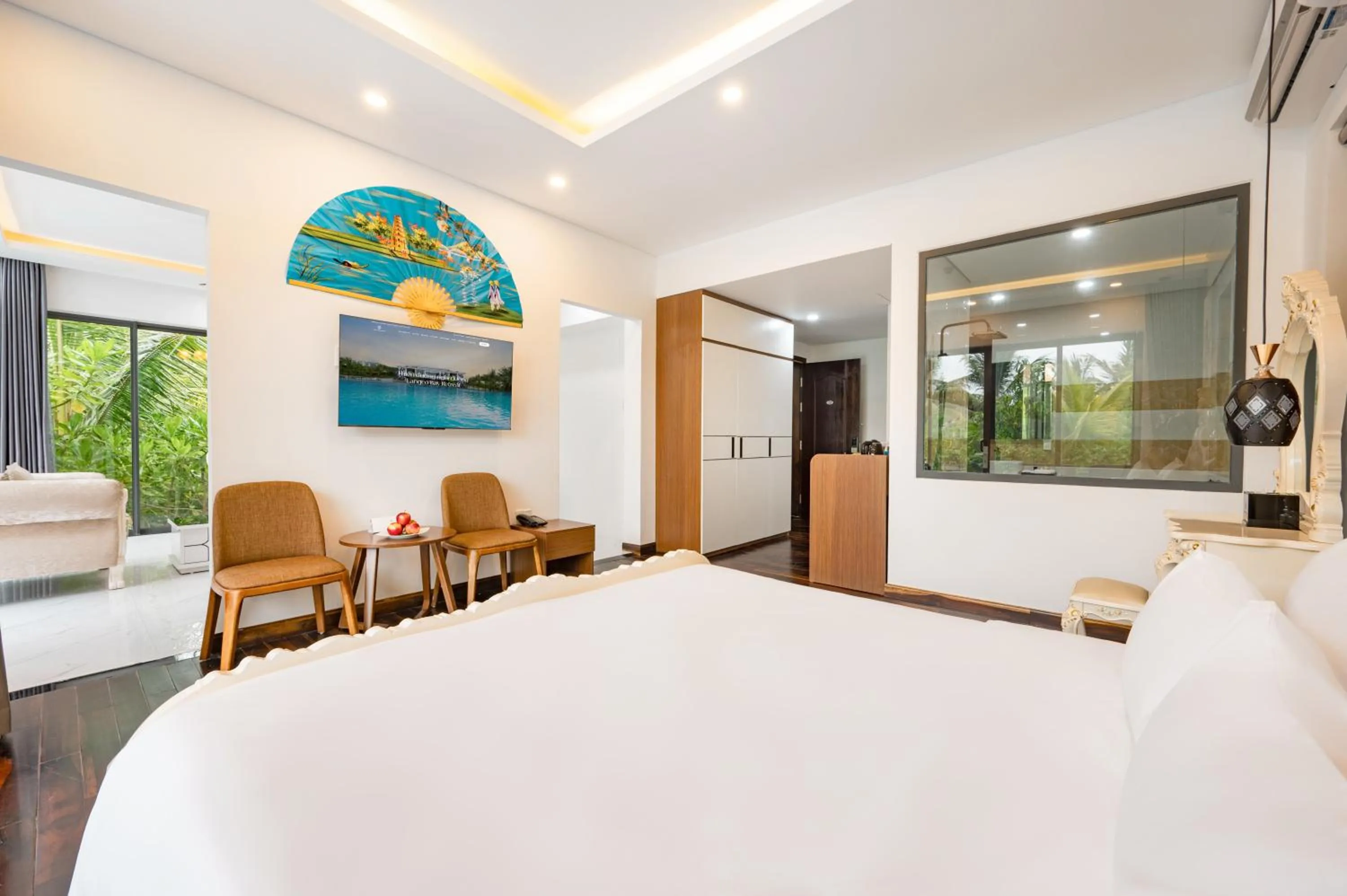 Living room, Bed in Langco Bay Retreat