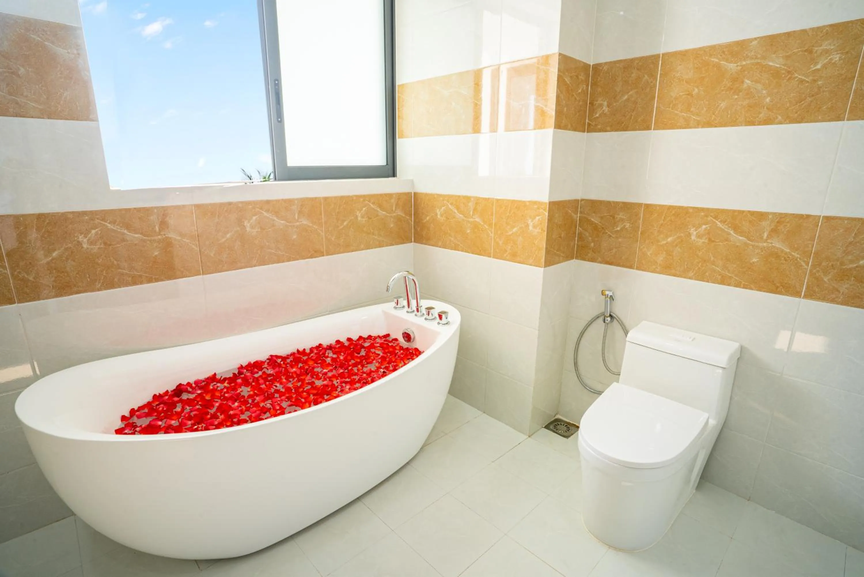 Toilet in Langco Bay Retreat