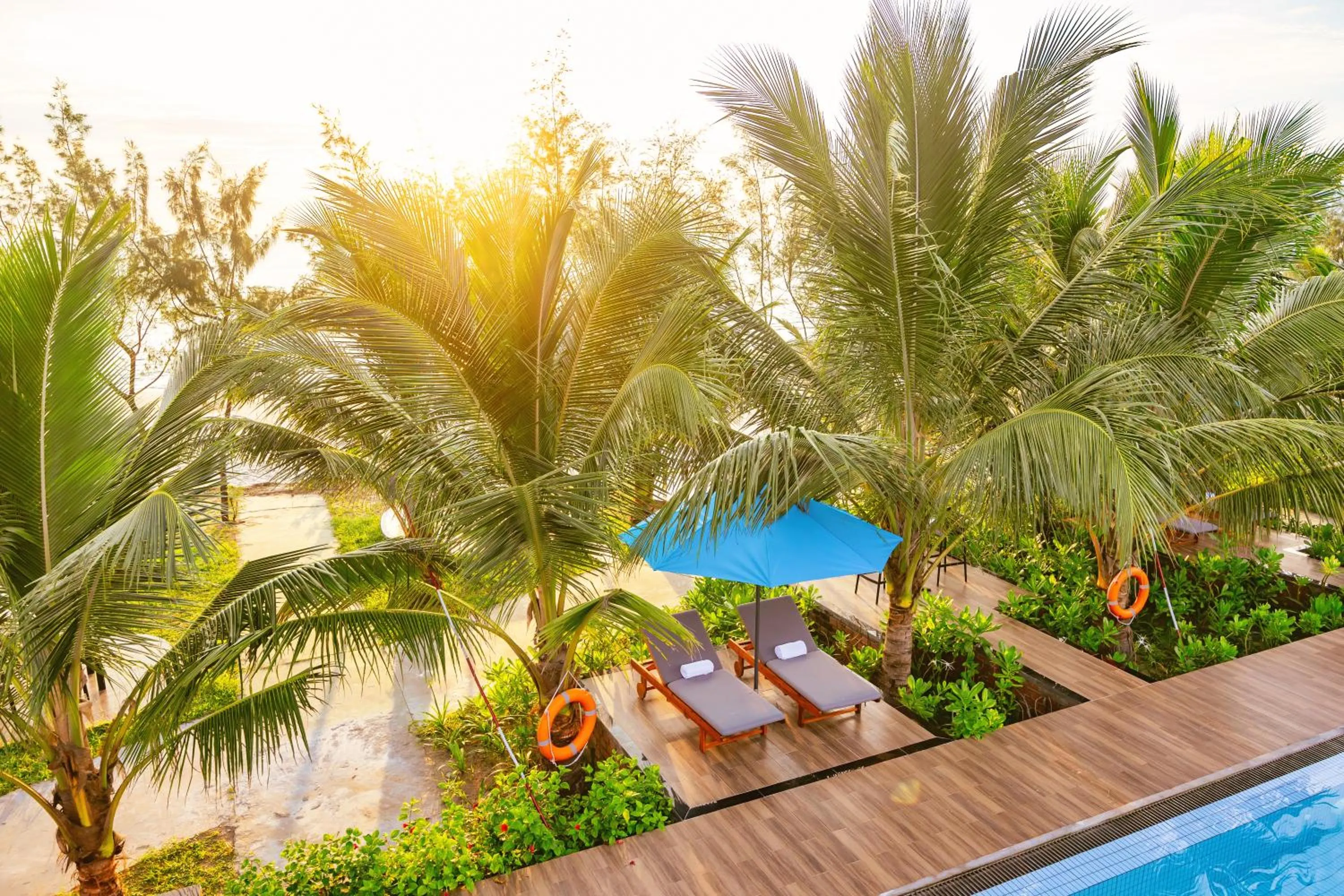 Garden view in Langco Bay Retreat