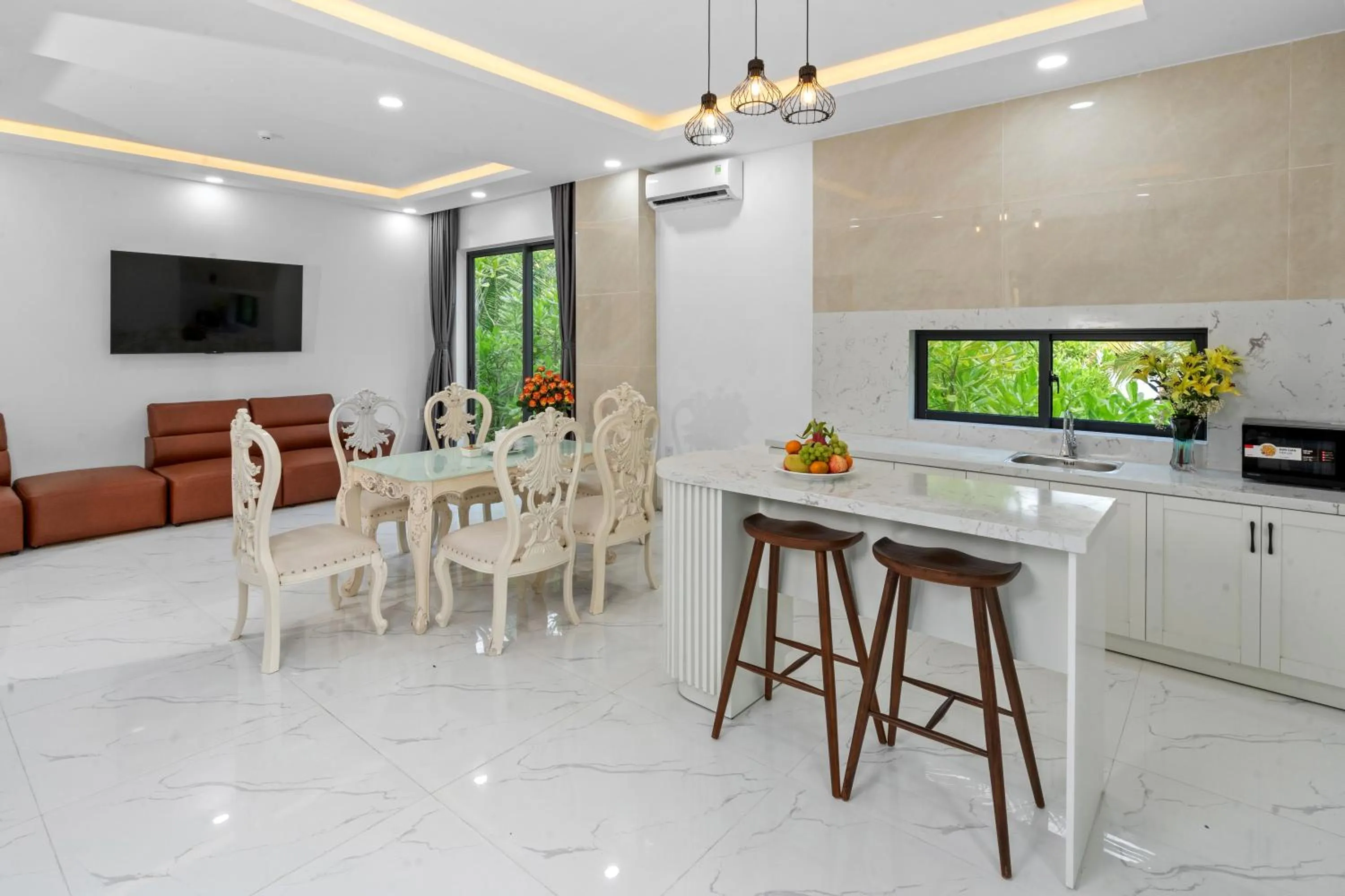 TV and multimedia in Langco Bay Retreat