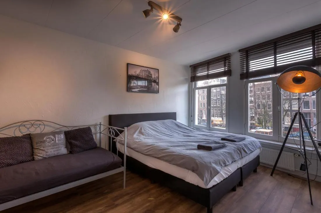 Bed in Canalview Amsterdam