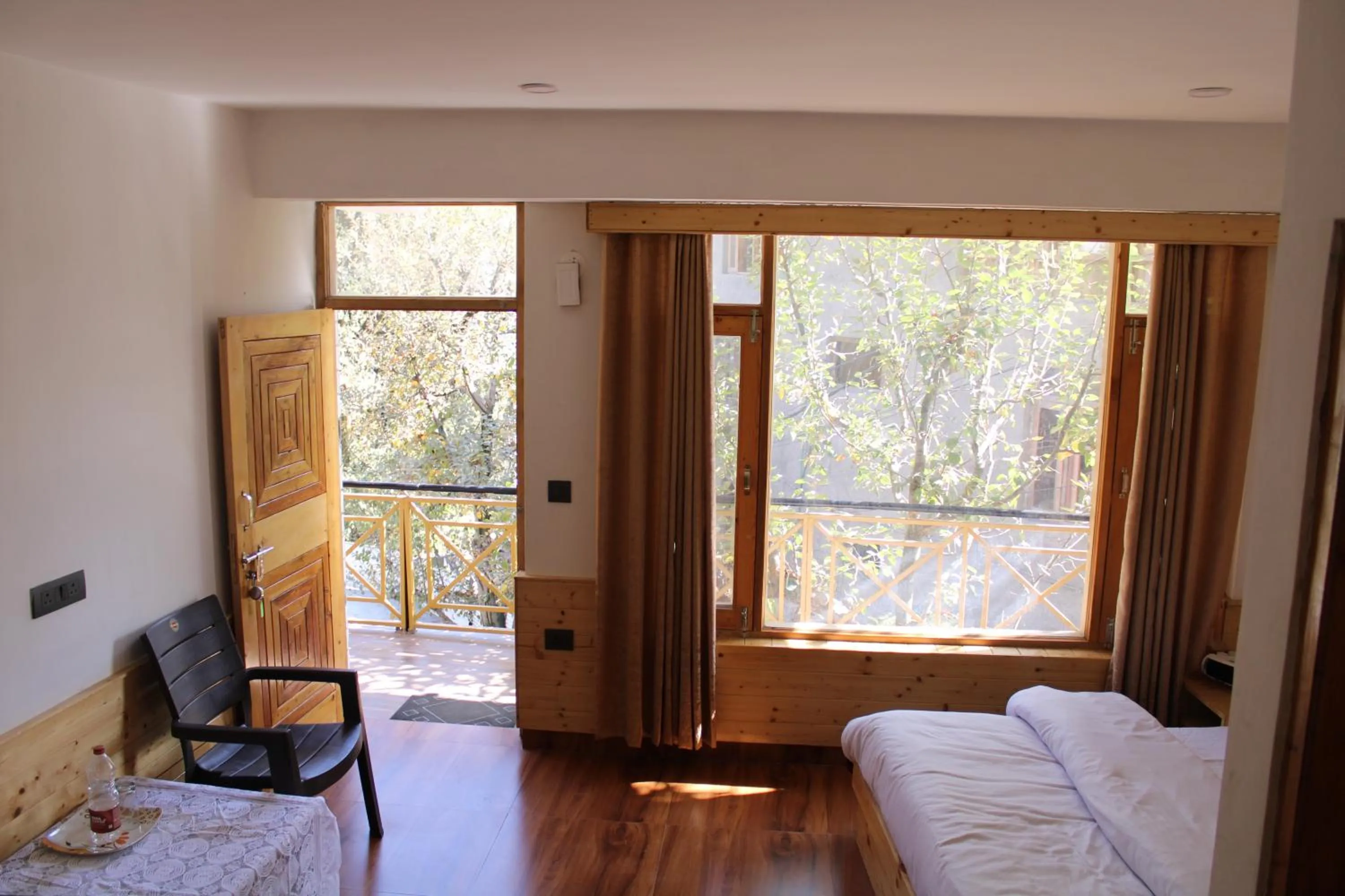 Mountain view, Bed in Apple Field House