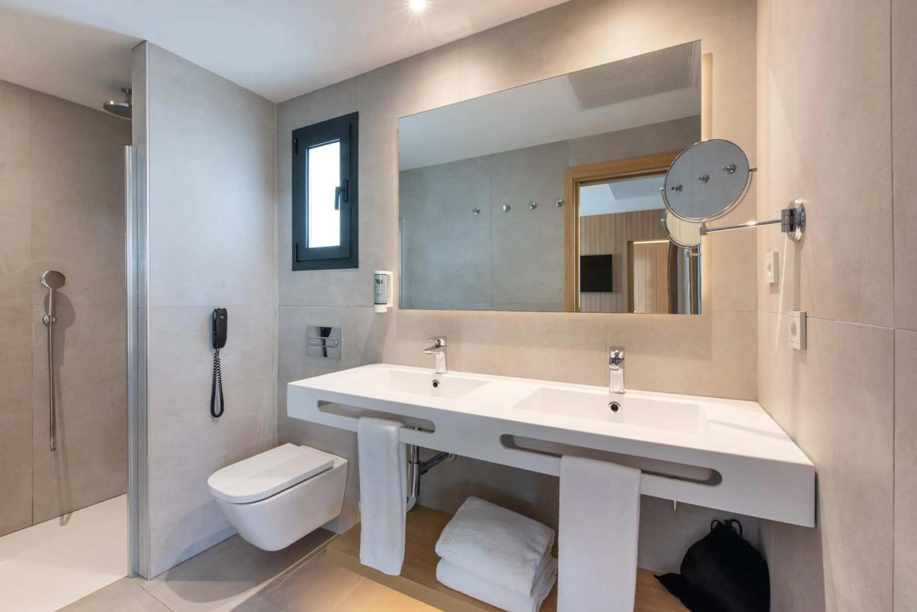 Shower in Valentin Playa de Muro