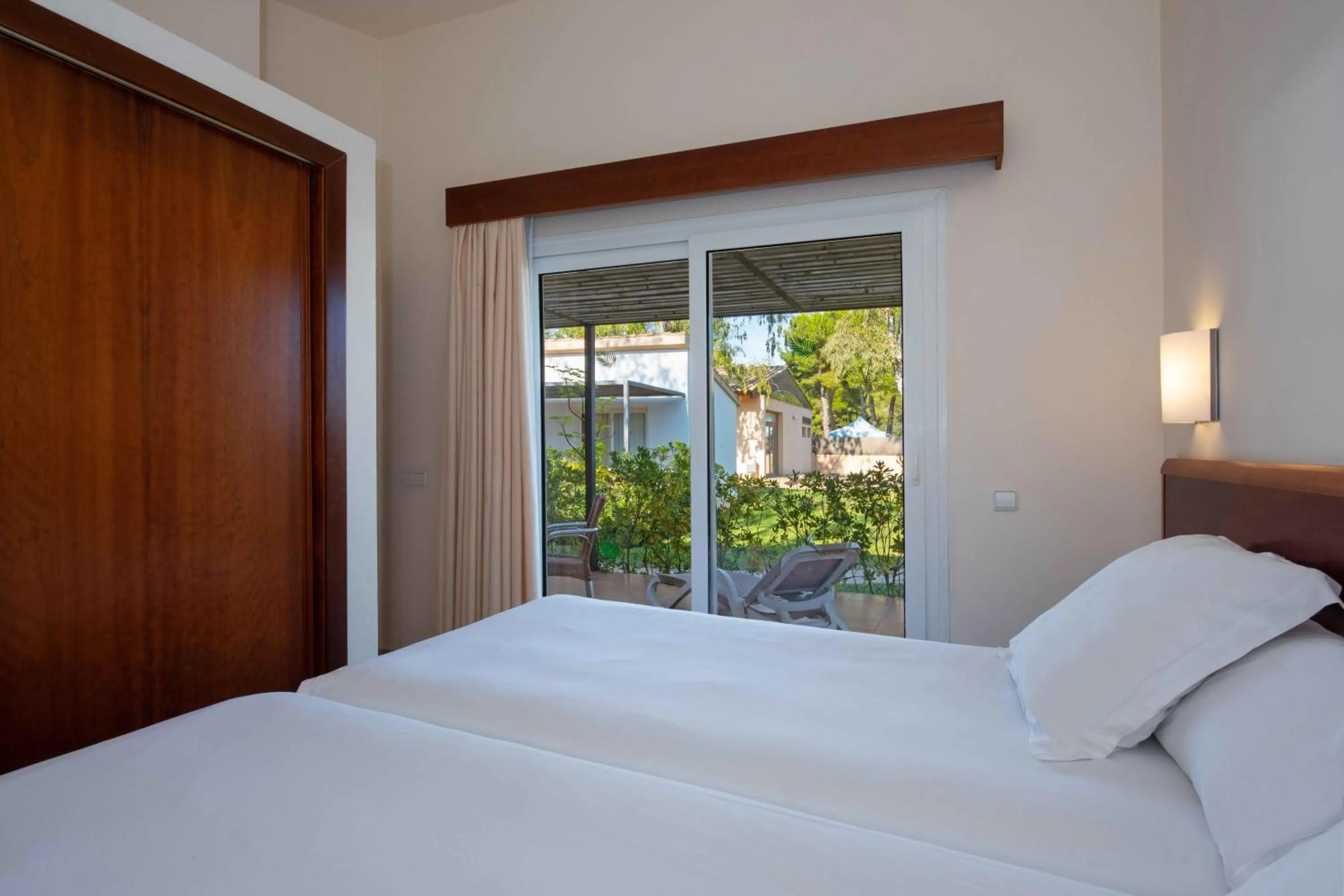 Bedroom, Bed in Valentin Playa de Muro