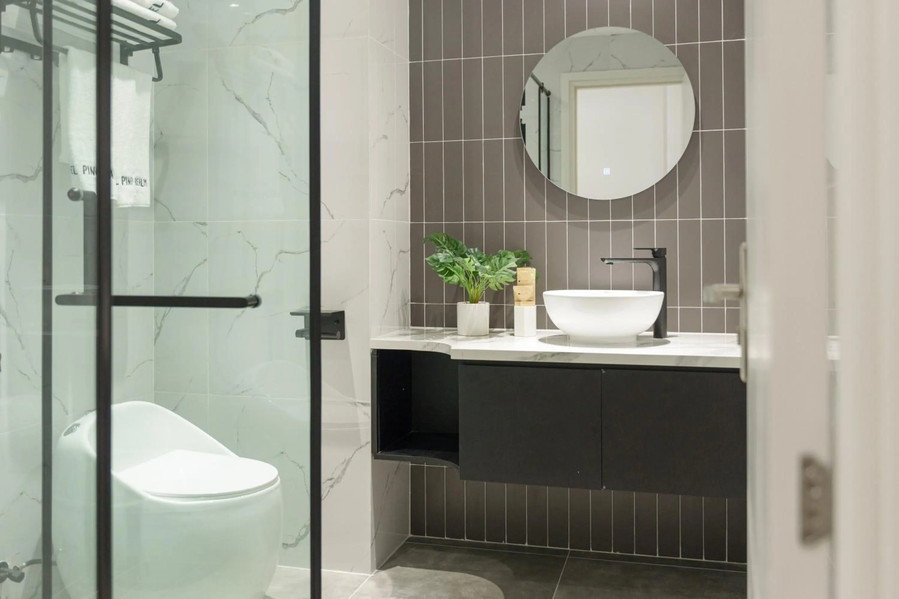 Shower in CityHouse- El Pino Realm at Metro Ben Thanh Market