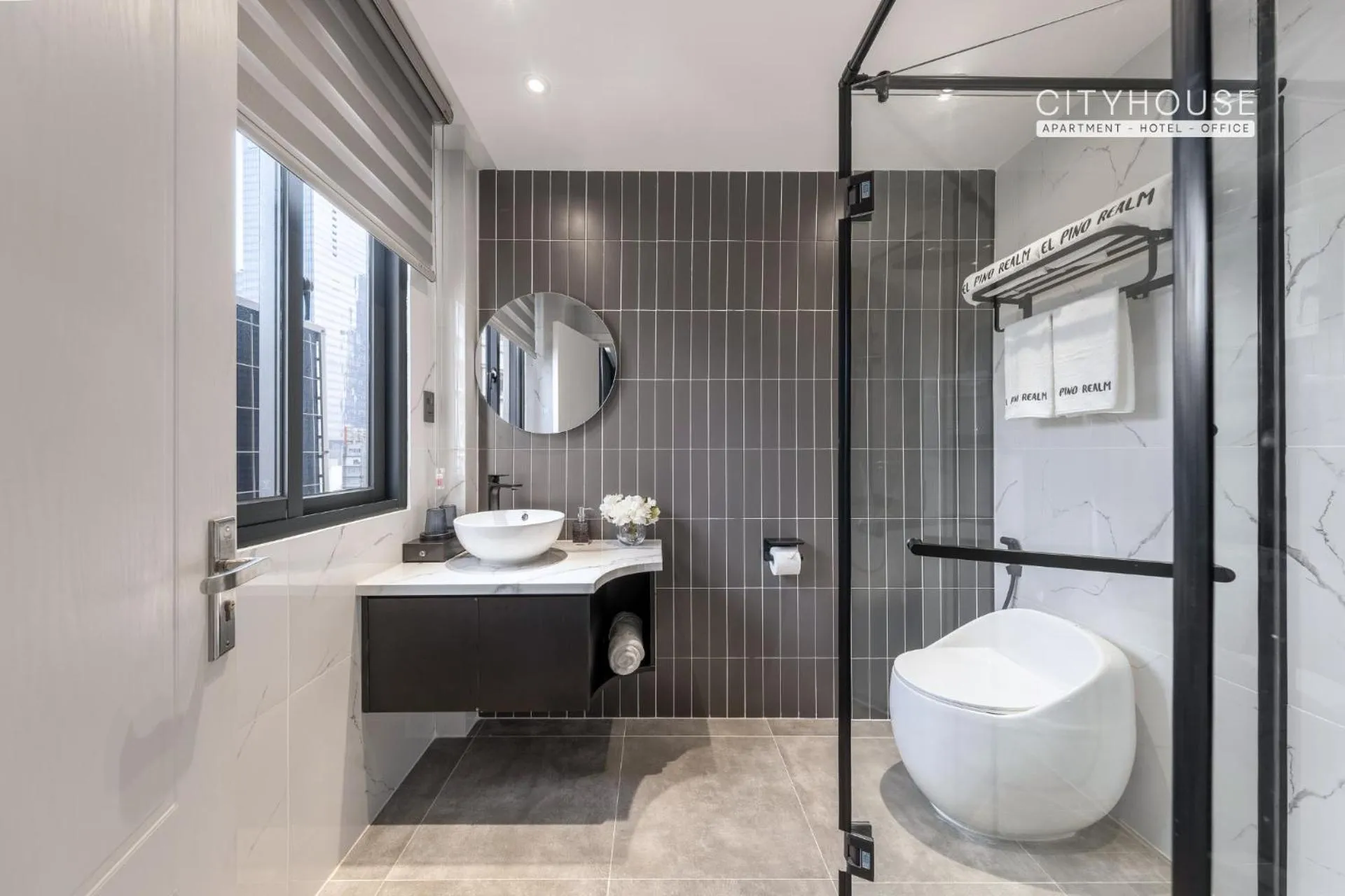 Shower in CityHouse- El Pino Realm at Metro Ben Thanh Market