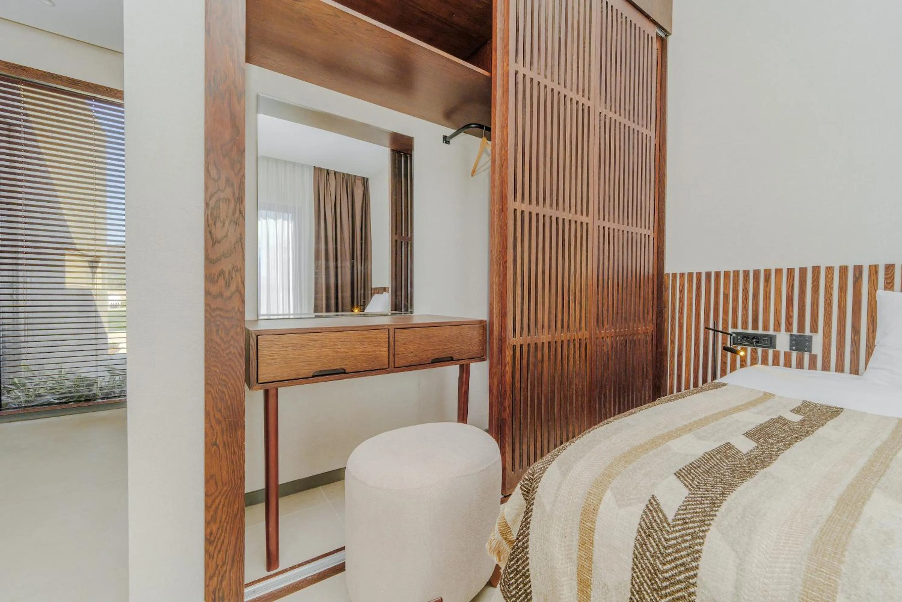 wardrobe, Bed in Silence Villas