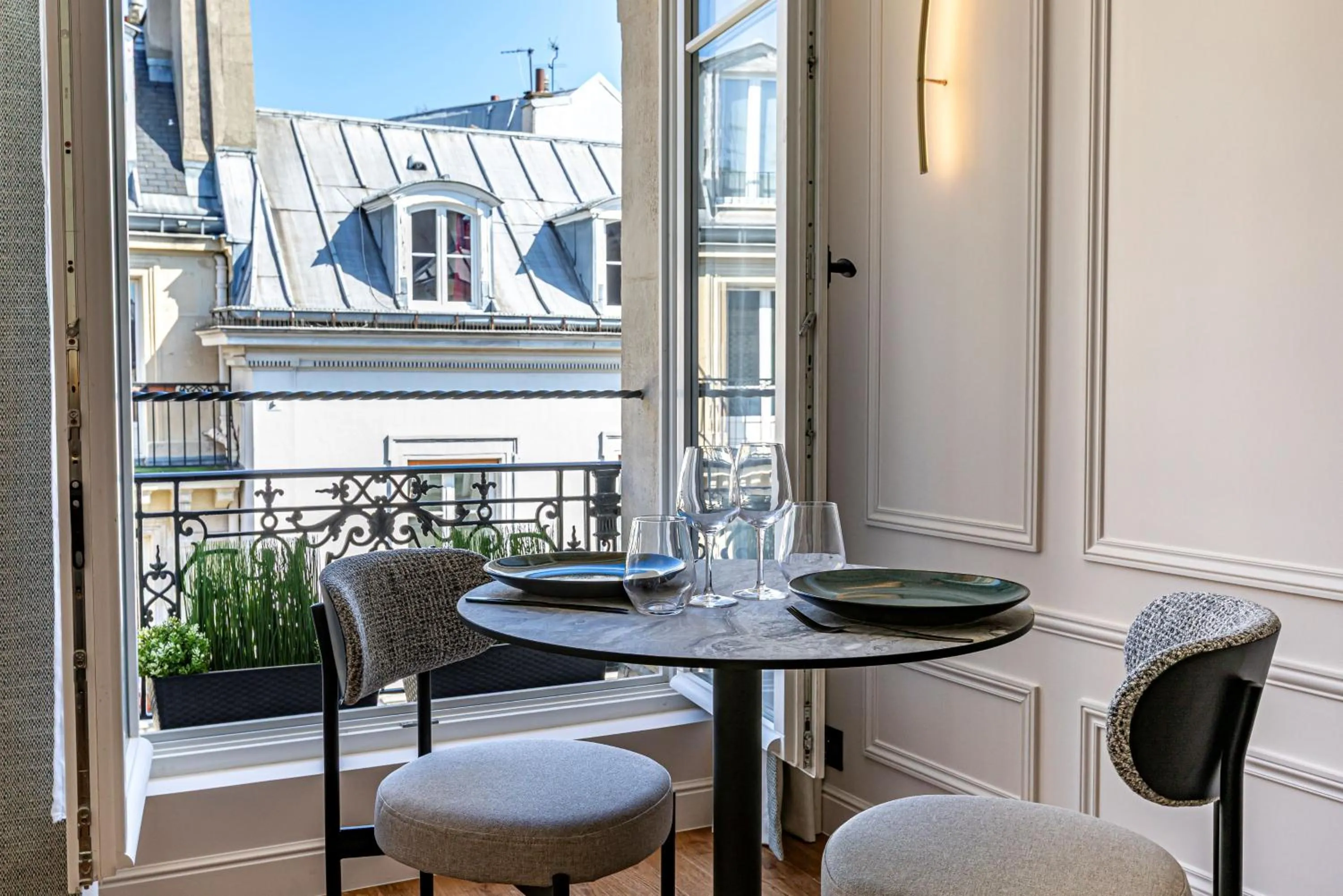 Dining area in Villa SoPi Appart'Hotel by Patrick Hayat
