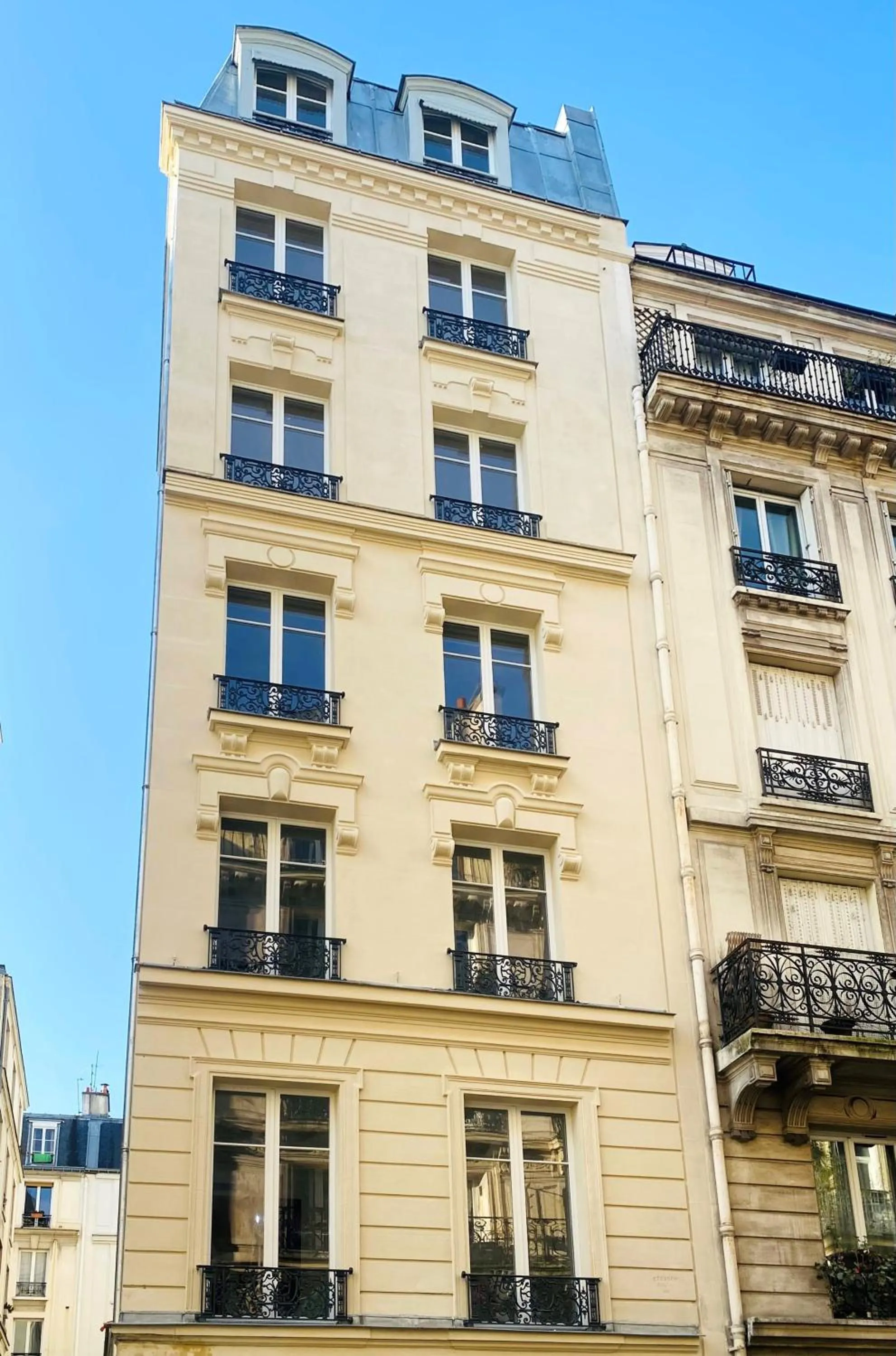 Property building in Villa SoPi Appart'Hotel by Patrick Hayat