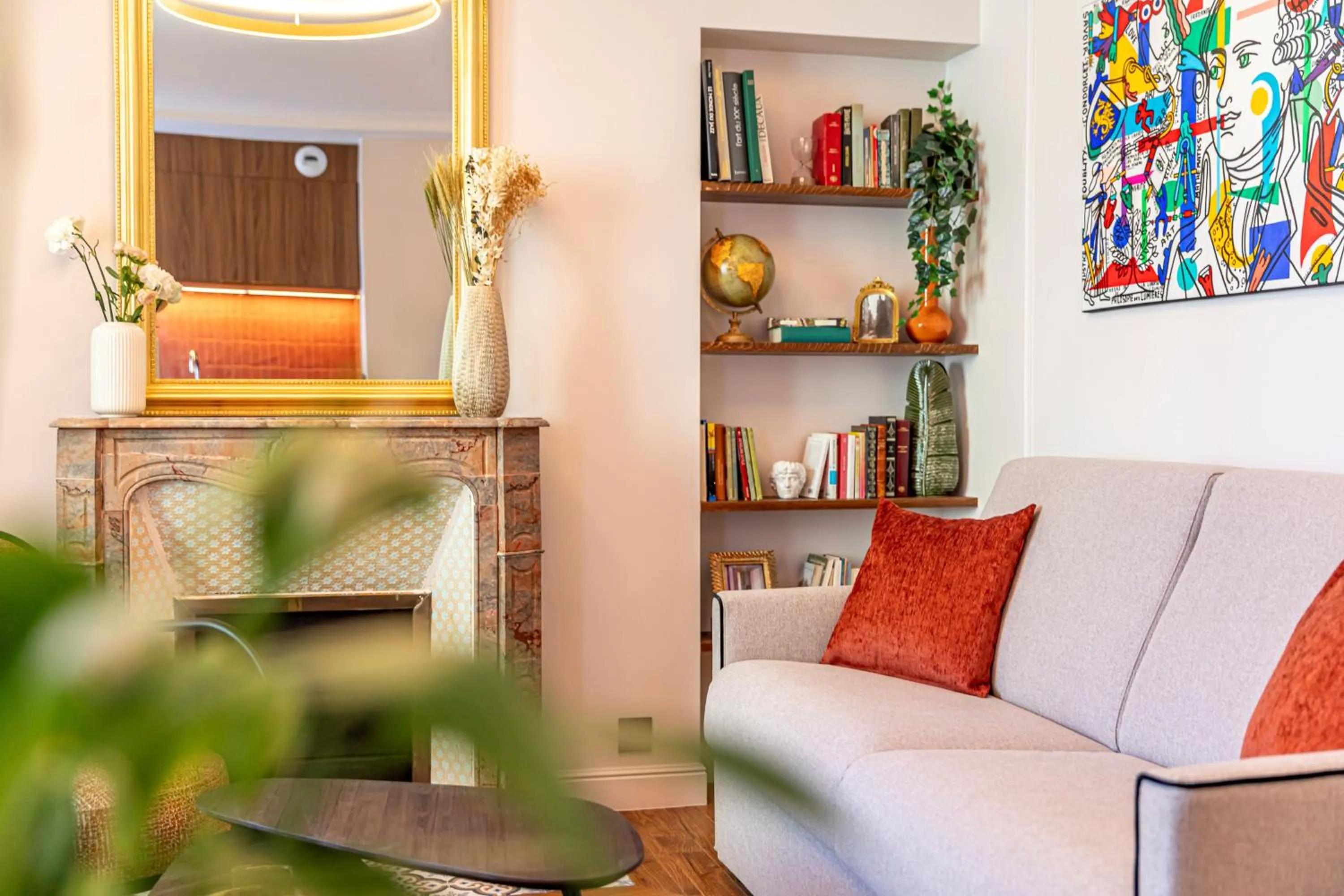 Library in Villa SoPi Appart'Hotel by Patrick Hayat