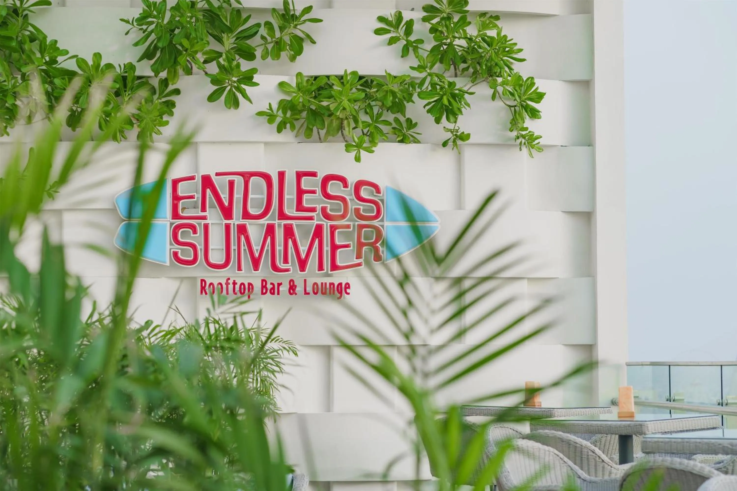 Lounge or bar in Wink Hai Phong Centre, Unscripted by Hyatt - 24 Hours stay