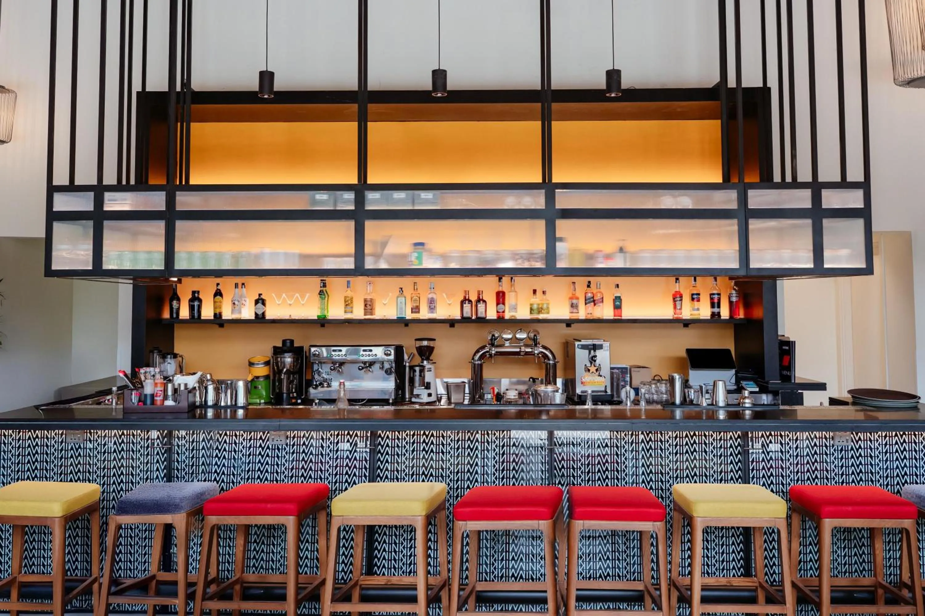 Lounge or bar in Wink Hai Phong Centre, Unscripted by Hyatt