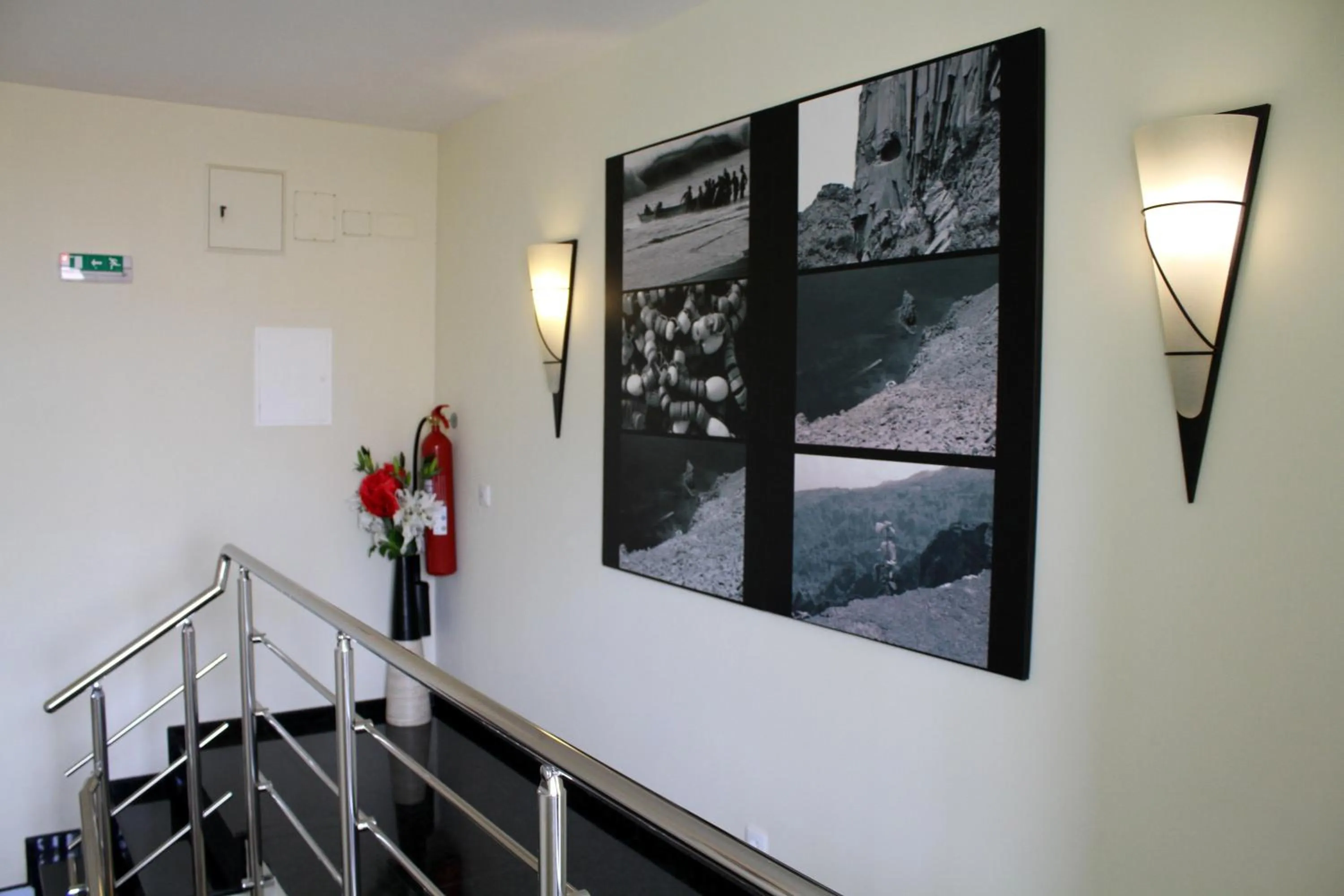 People in Mindelo Residencial