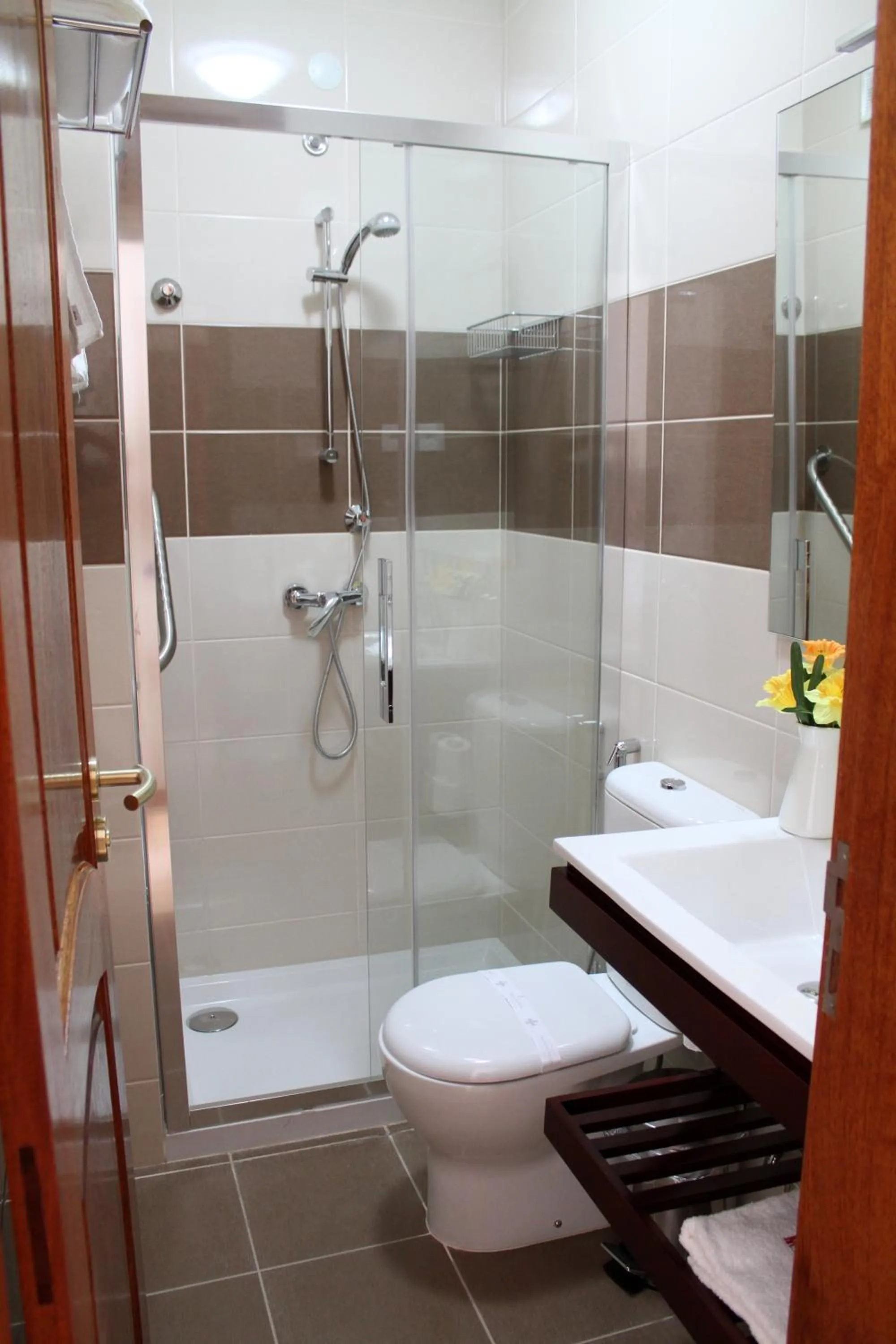 Shower in Mindelo Residencial