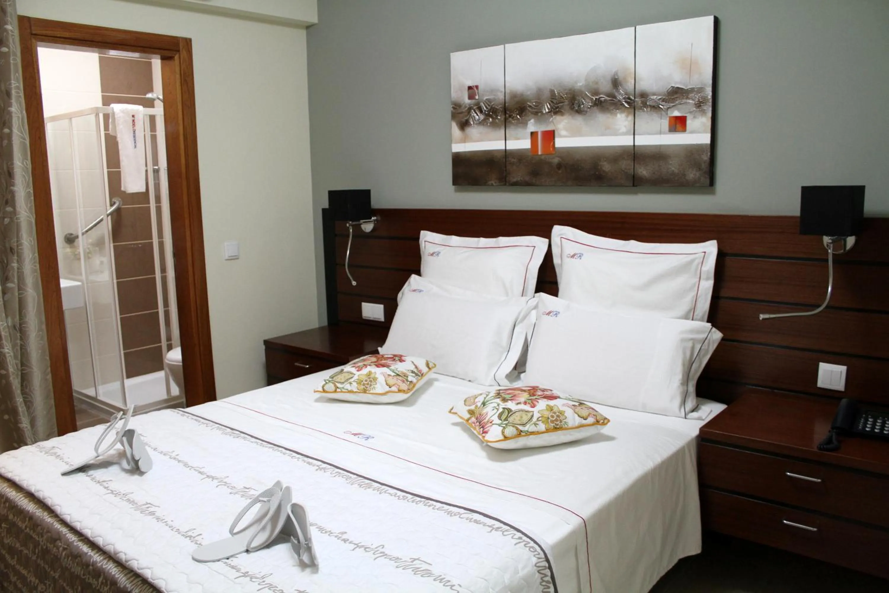 Shower in Mindelo Residencial