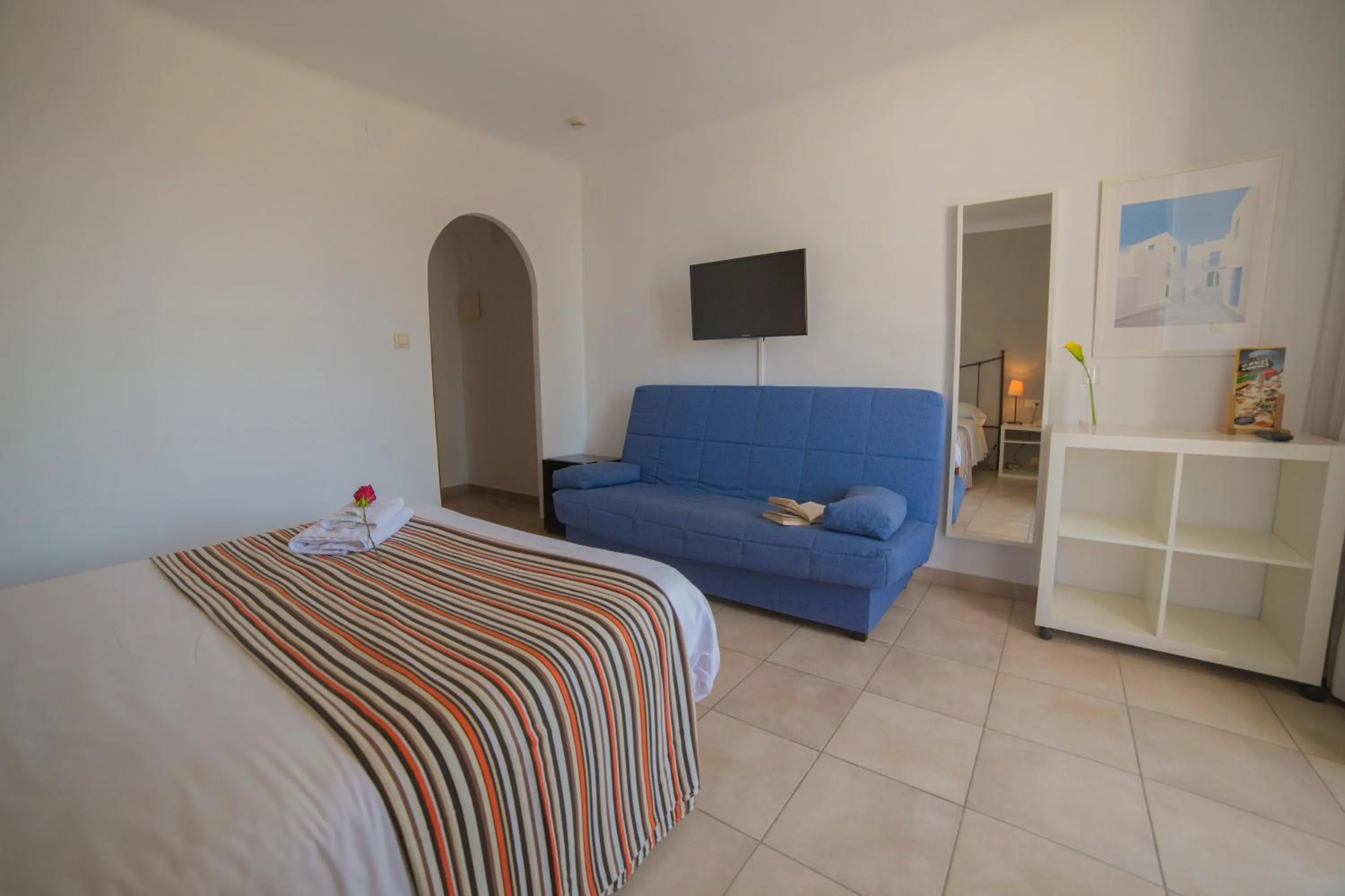 Bed in Casa Del Mar Hotel & Apartaments