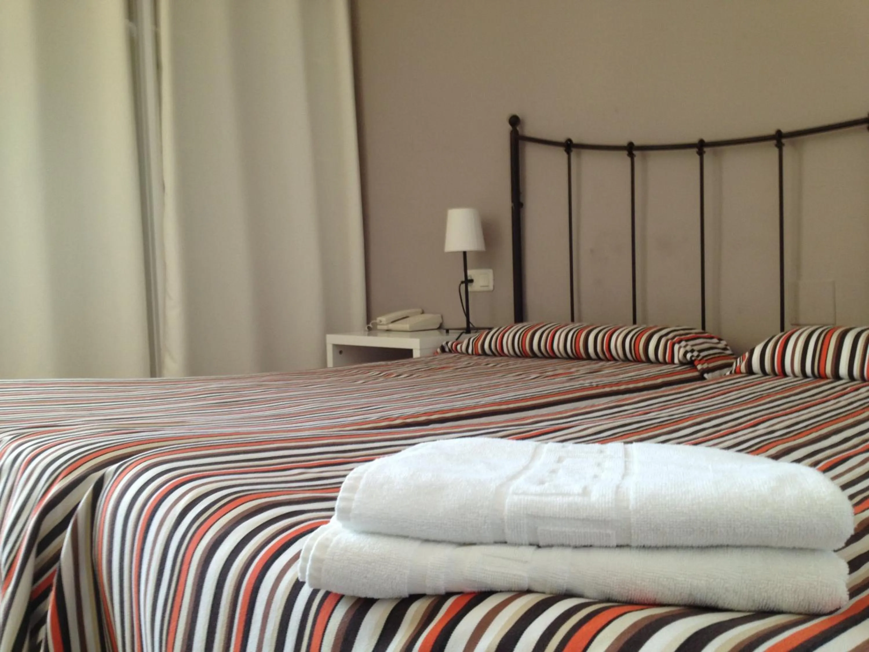 Bedroom, Bed in Casa Del Mar Hotel & Apartaments