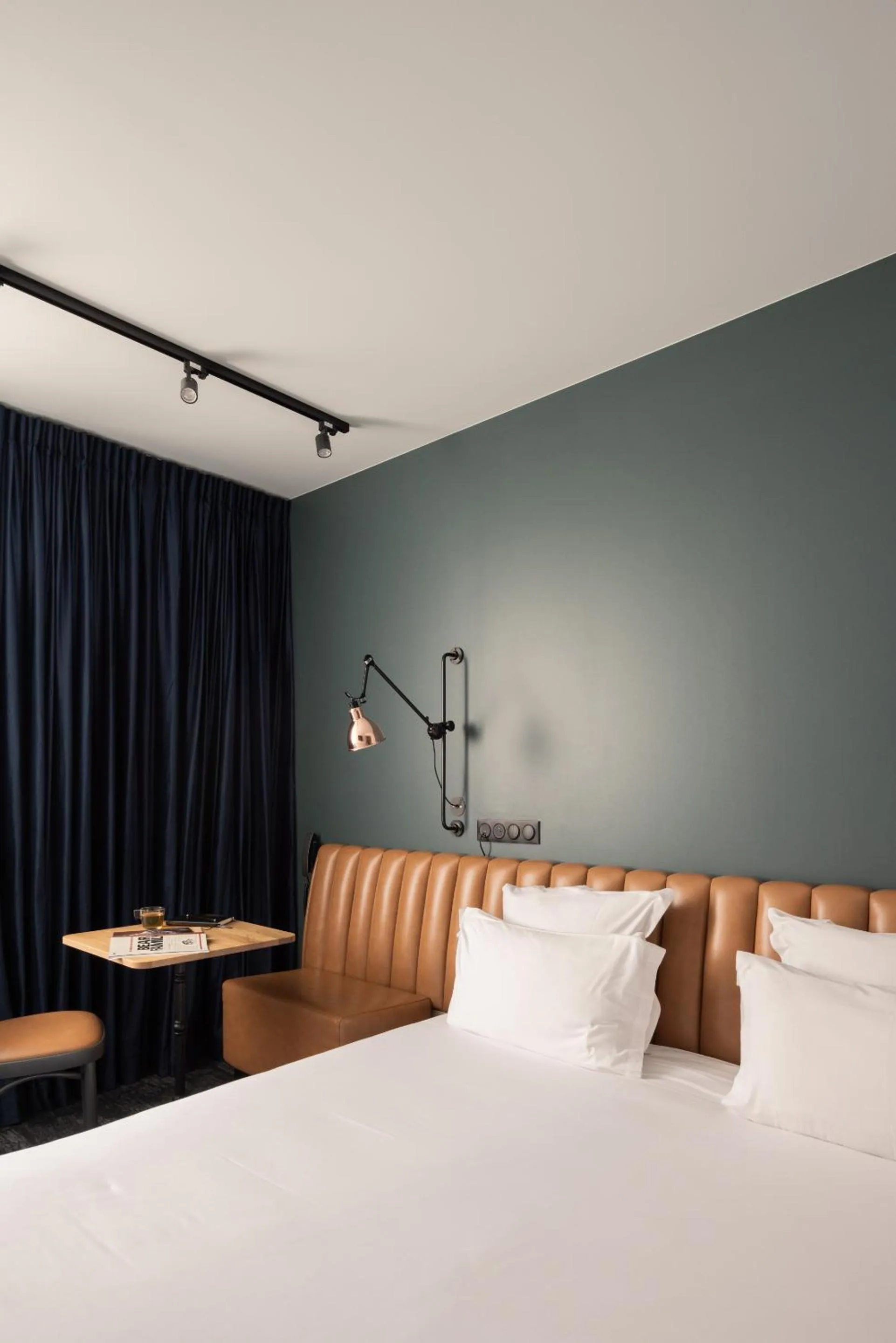 Bedroom, Bed in 1.75 Paris Le Charme