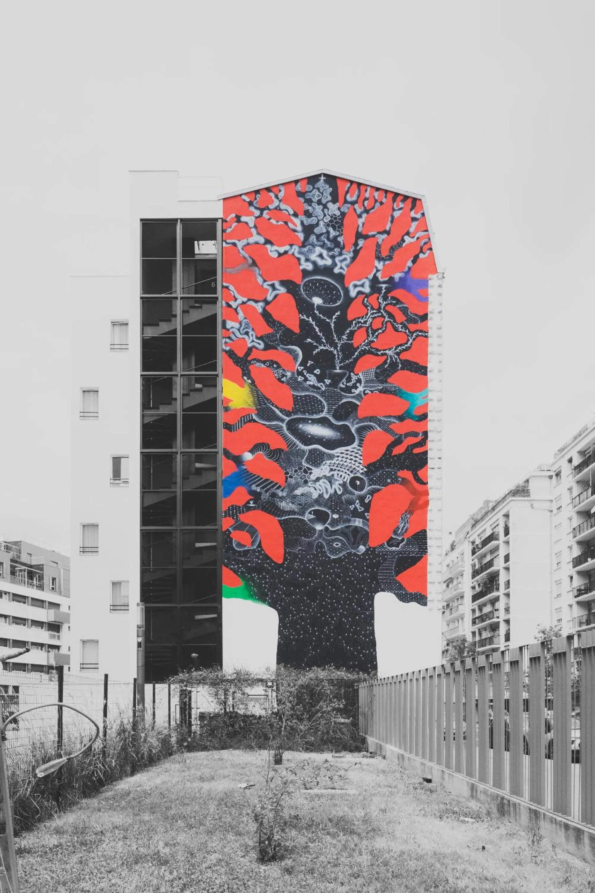 Property building in 1.75 Paris Le Charme