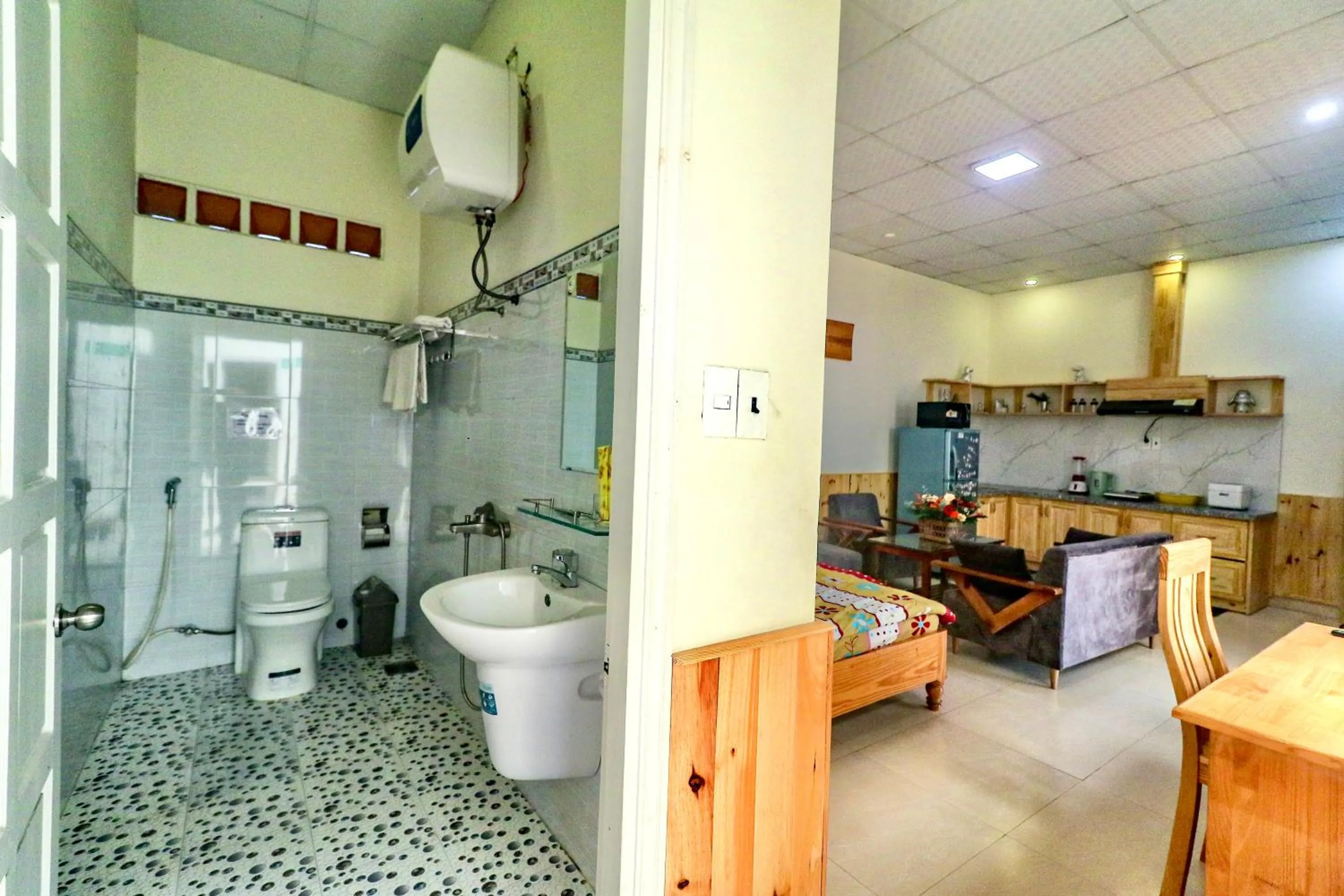 Shower in Hoang Nguyen Hotel