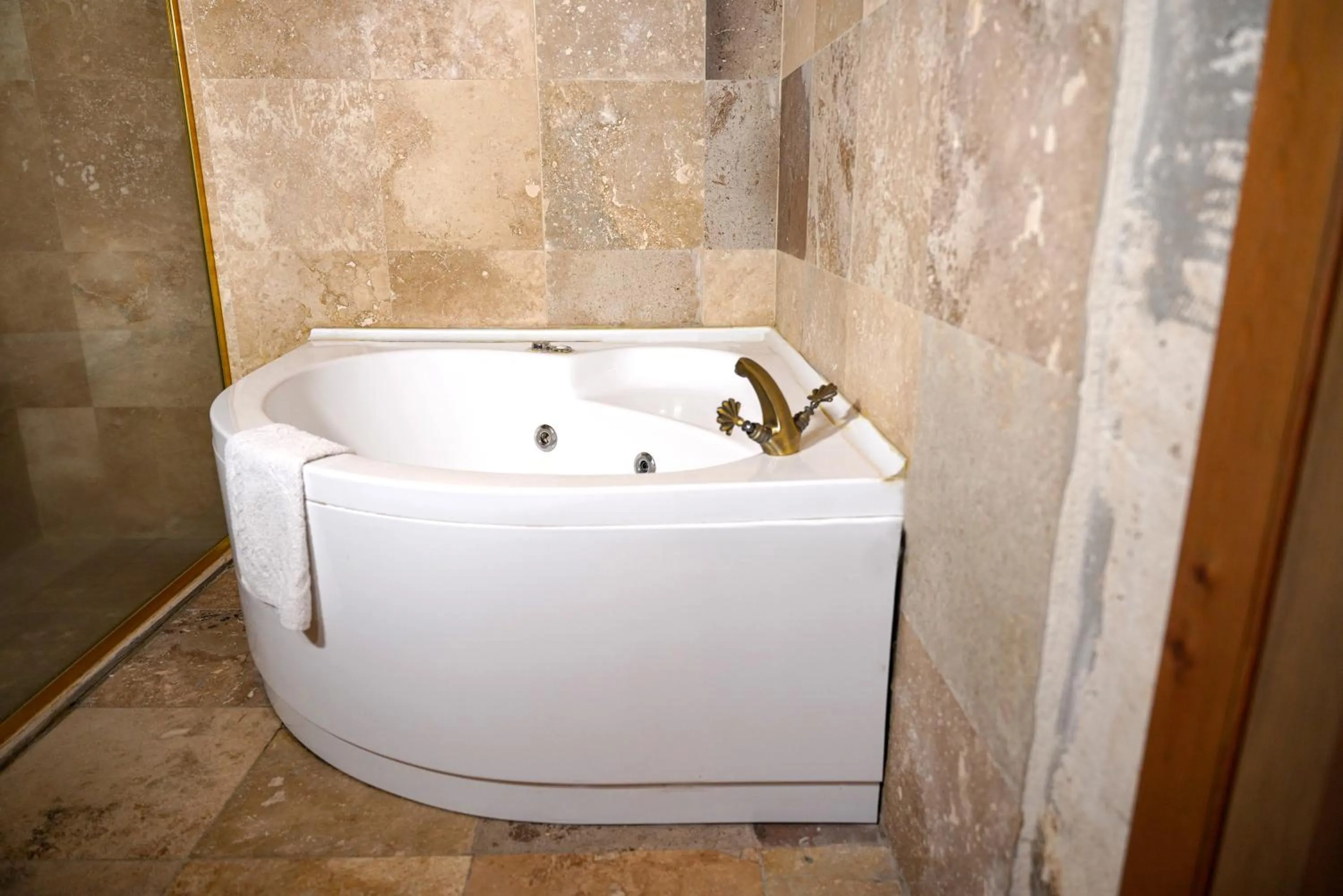 Hot Tub in Cappadocia Alfa Cave Hotel