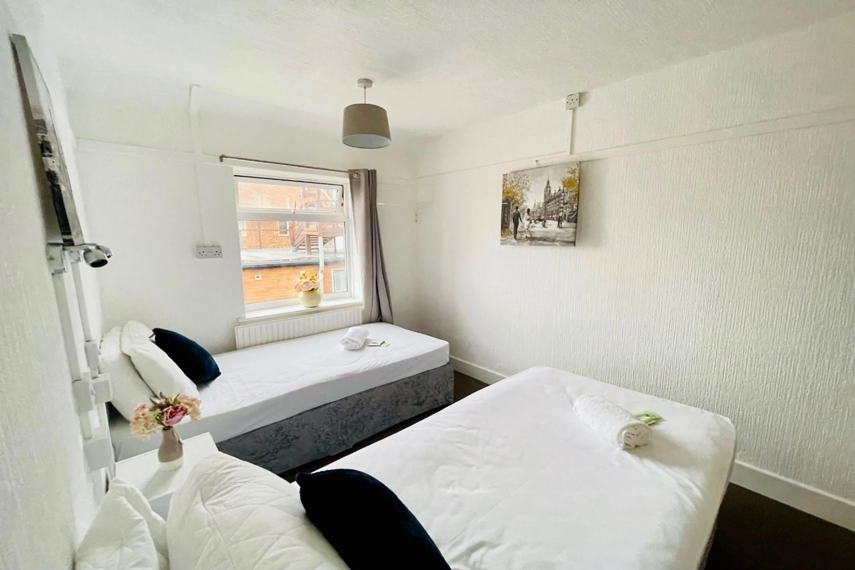 Bedroom in OYO The Sun Hotel