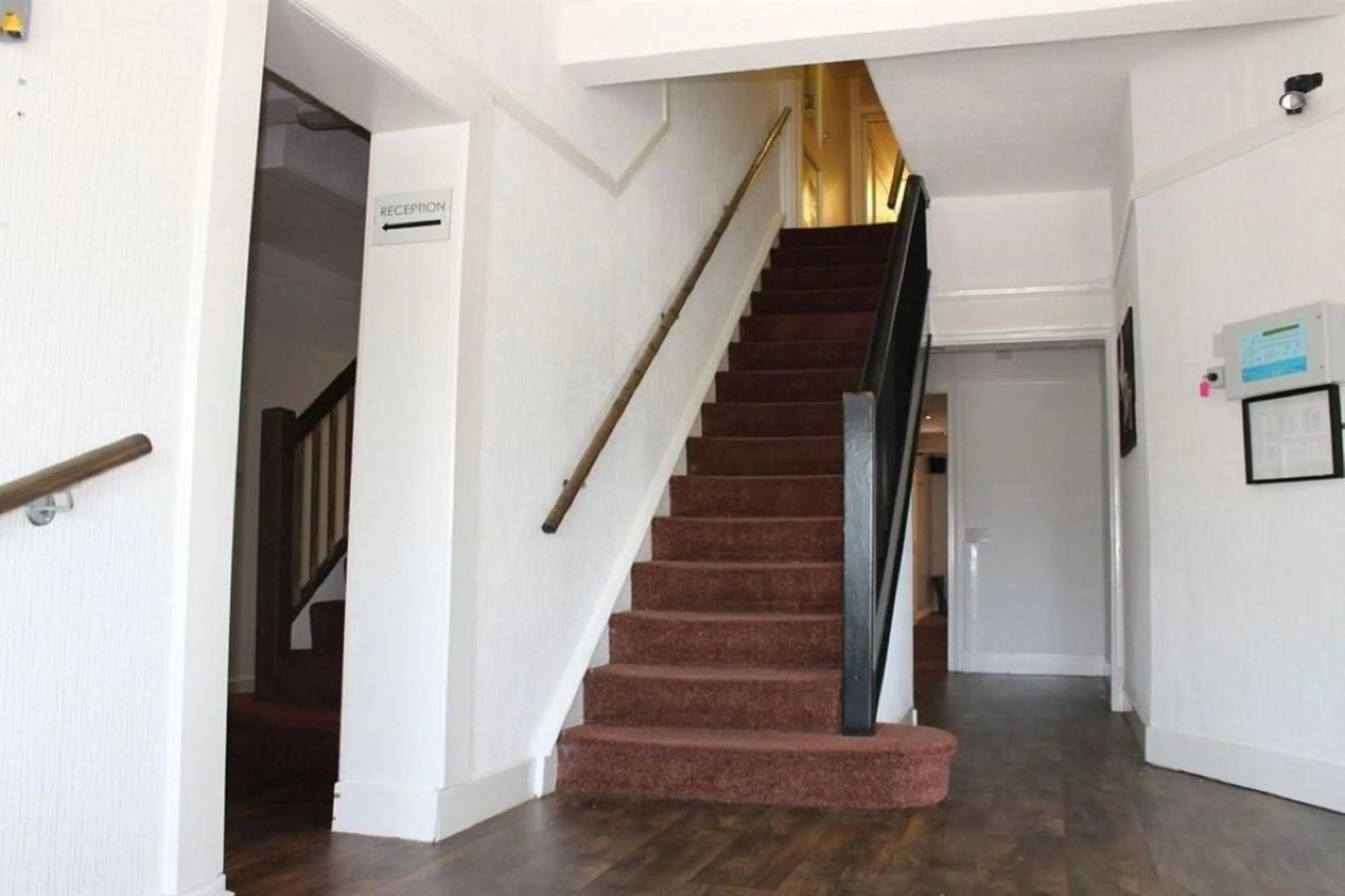 Lobby or reception in OYO The Sun Hotel